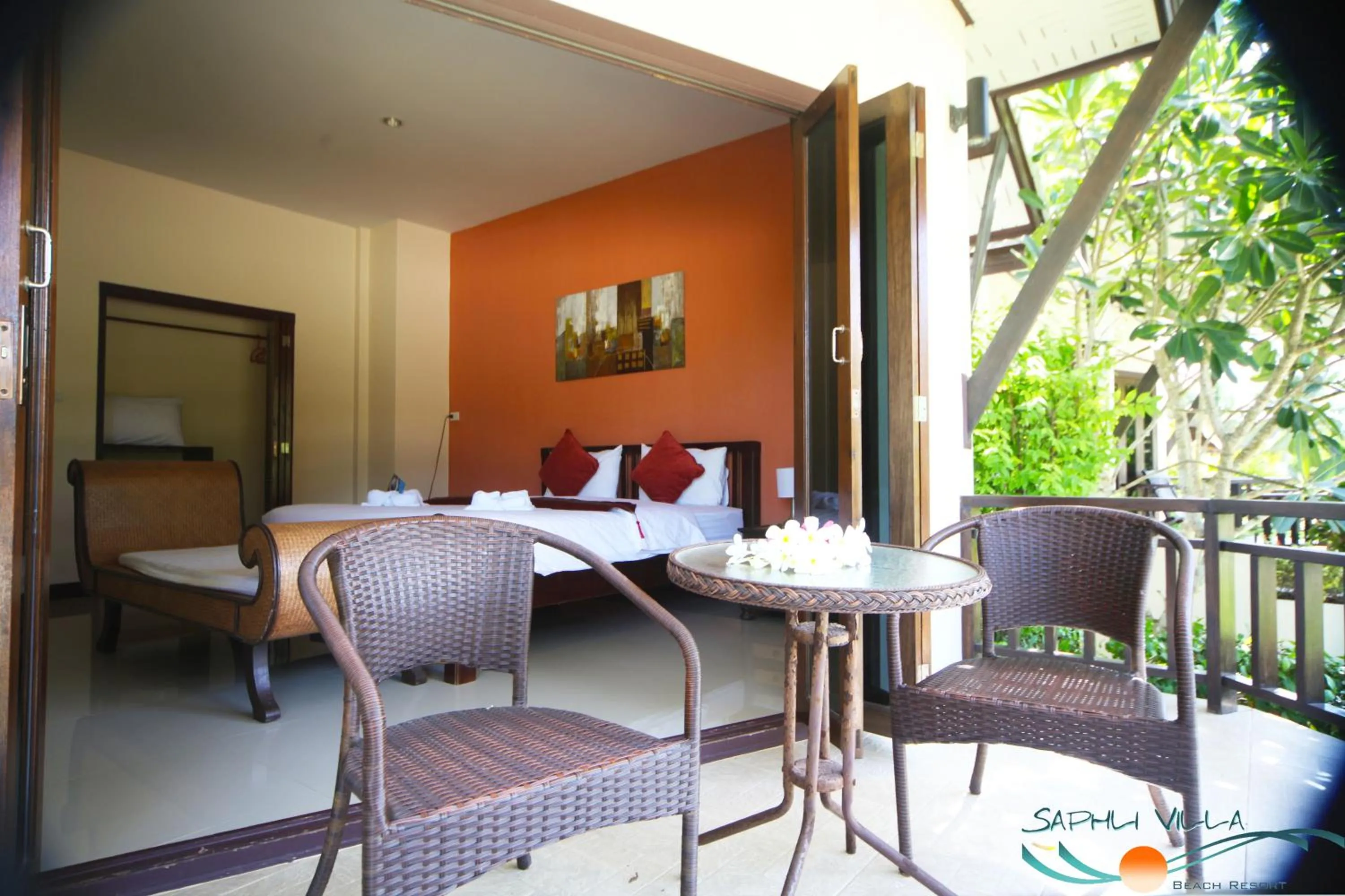 Facade/entrance in Saphli Villa