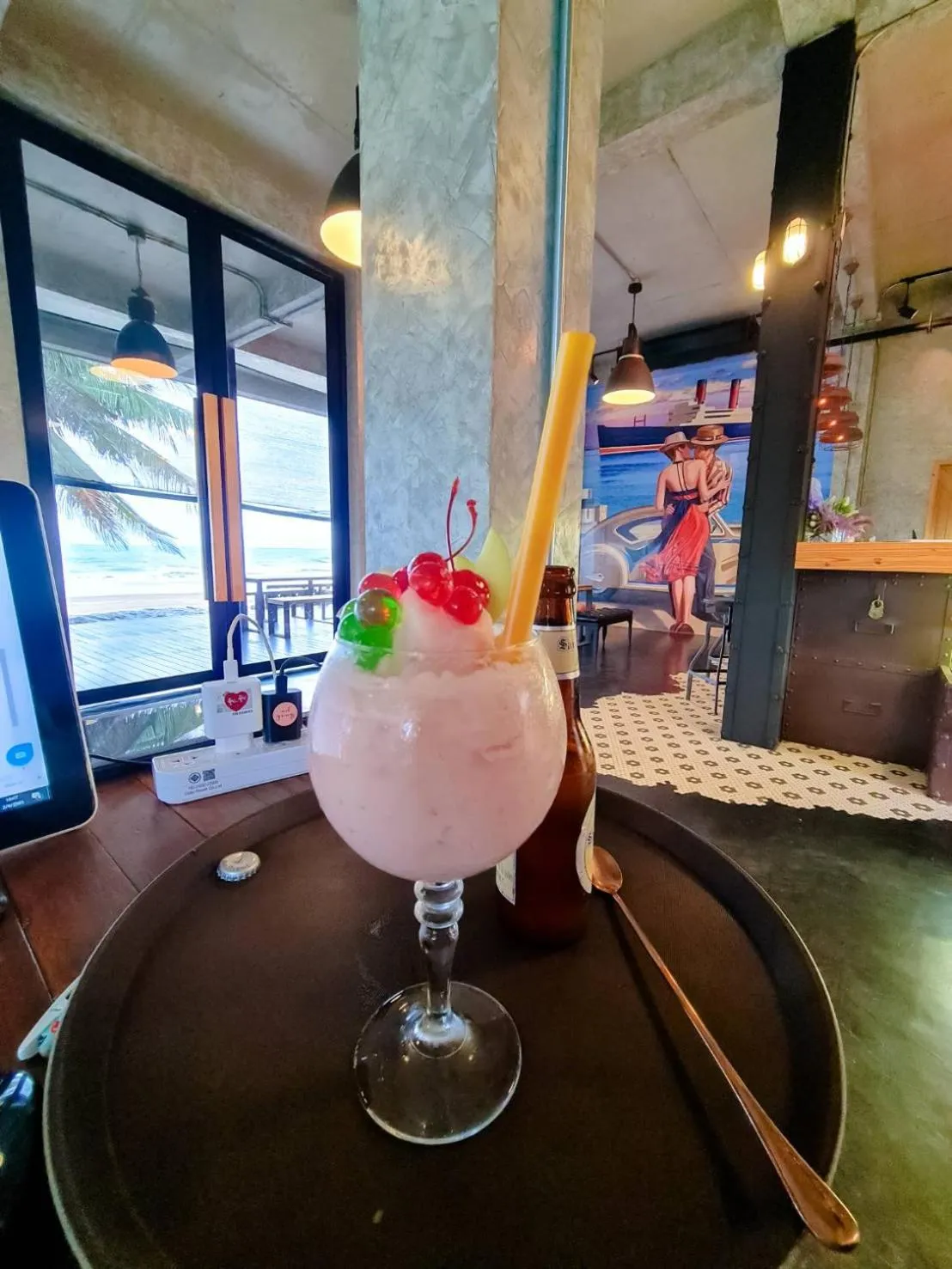 Restaurant/places to eat in Saphli Villa