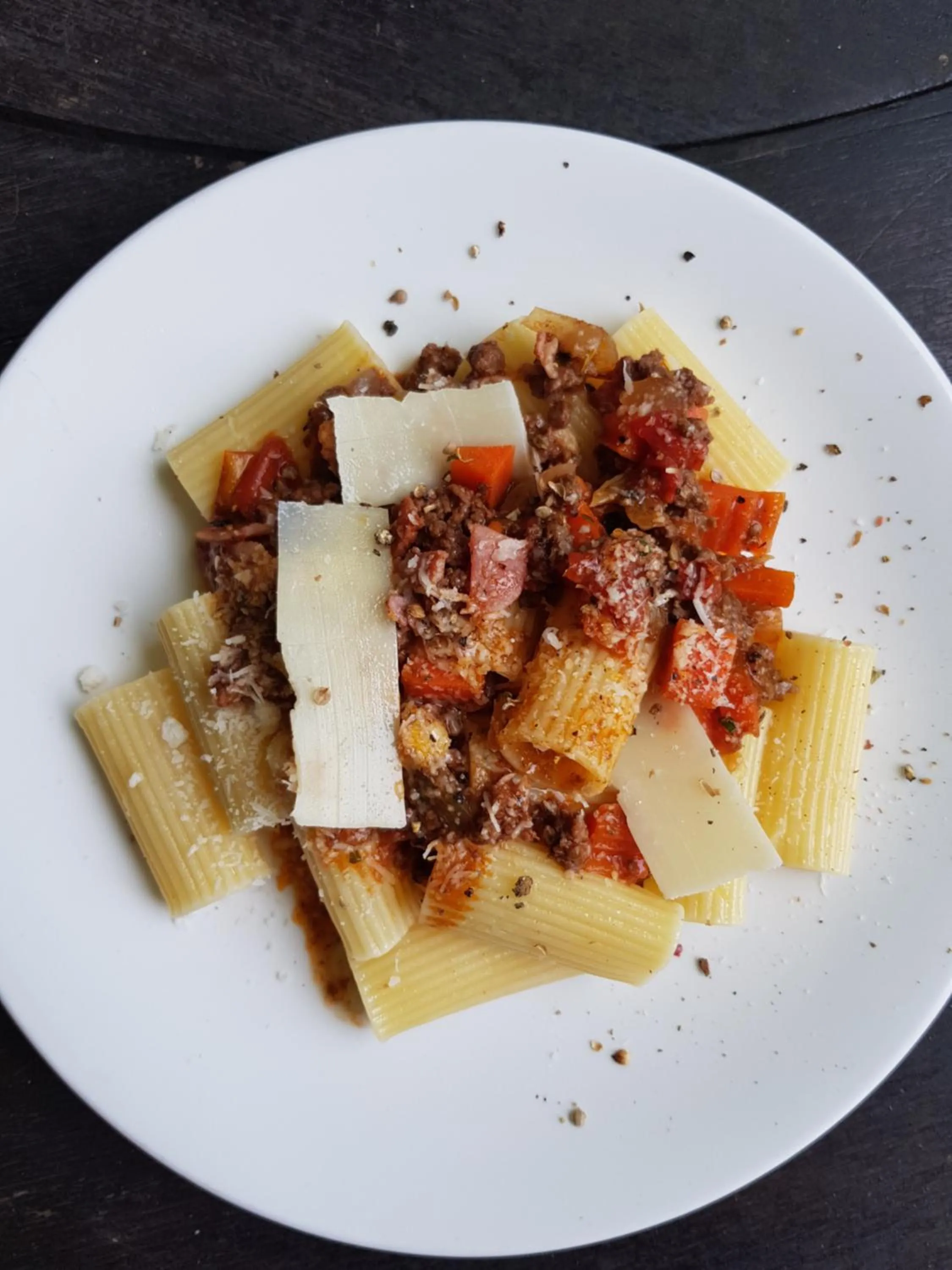 Restaurant/places to eat in Saphli Villa