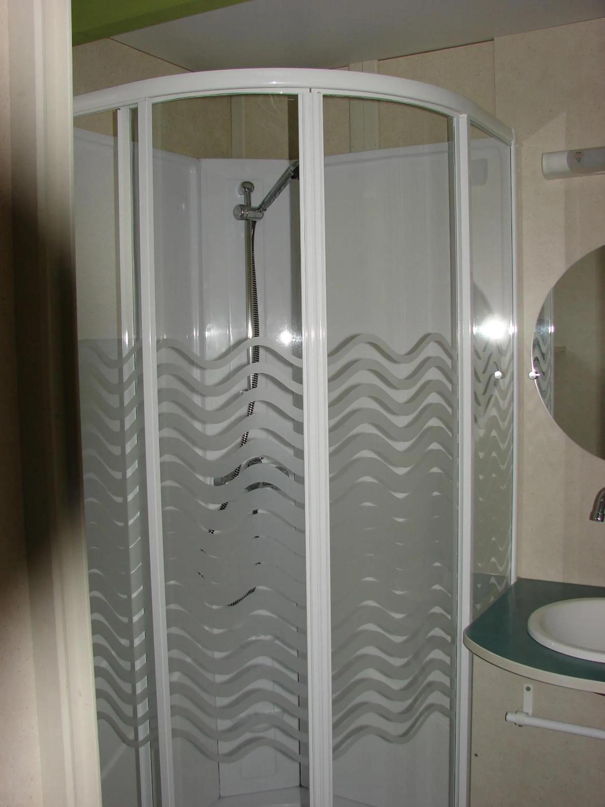 Shower in Auberge Ferayola