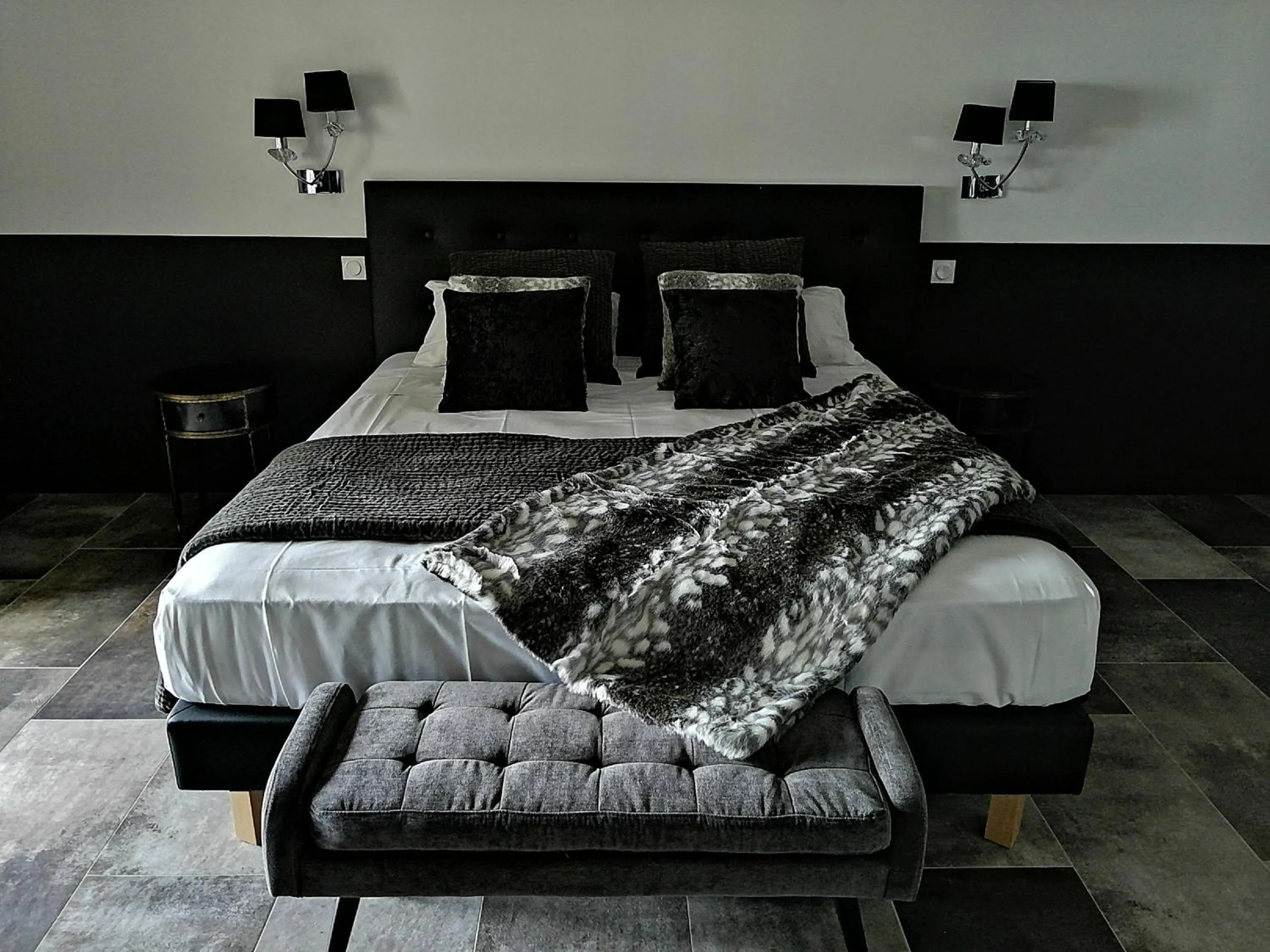 Bed in Auberge Ferayola