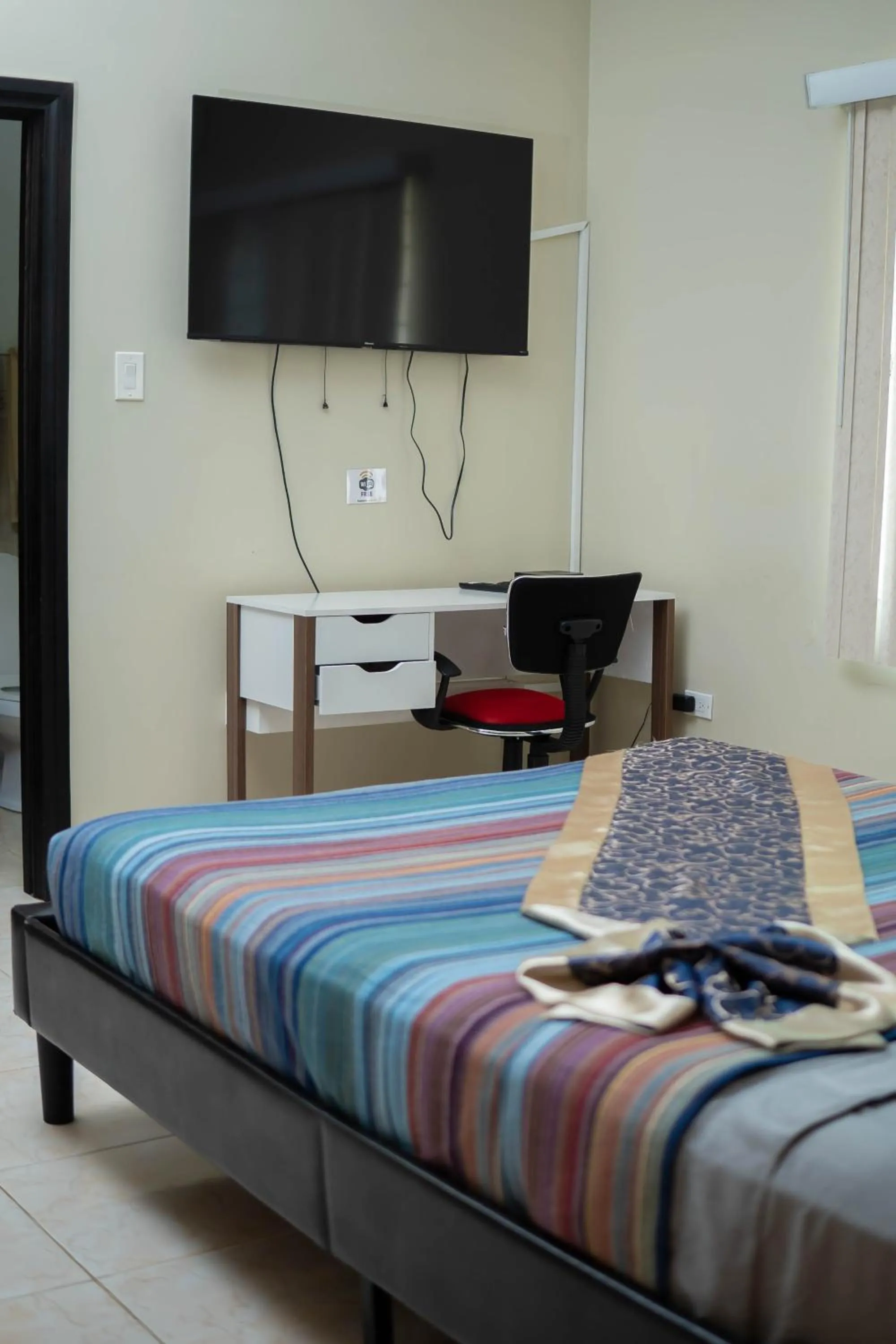 Restaurant/places to eat, Bed in GC Resort