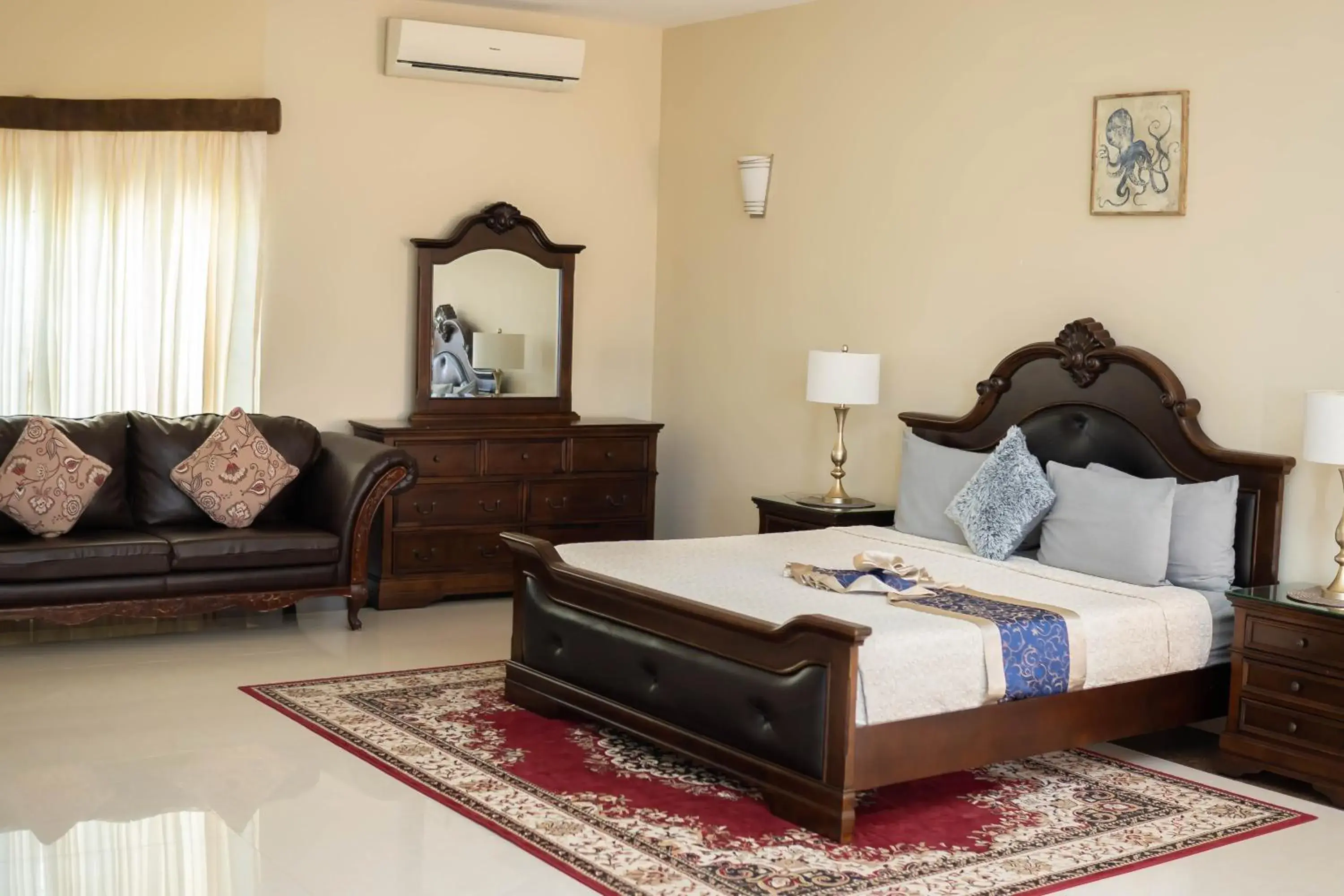 King Suite with Balcony in GC Resort King Suite with Balcony in GC Resort