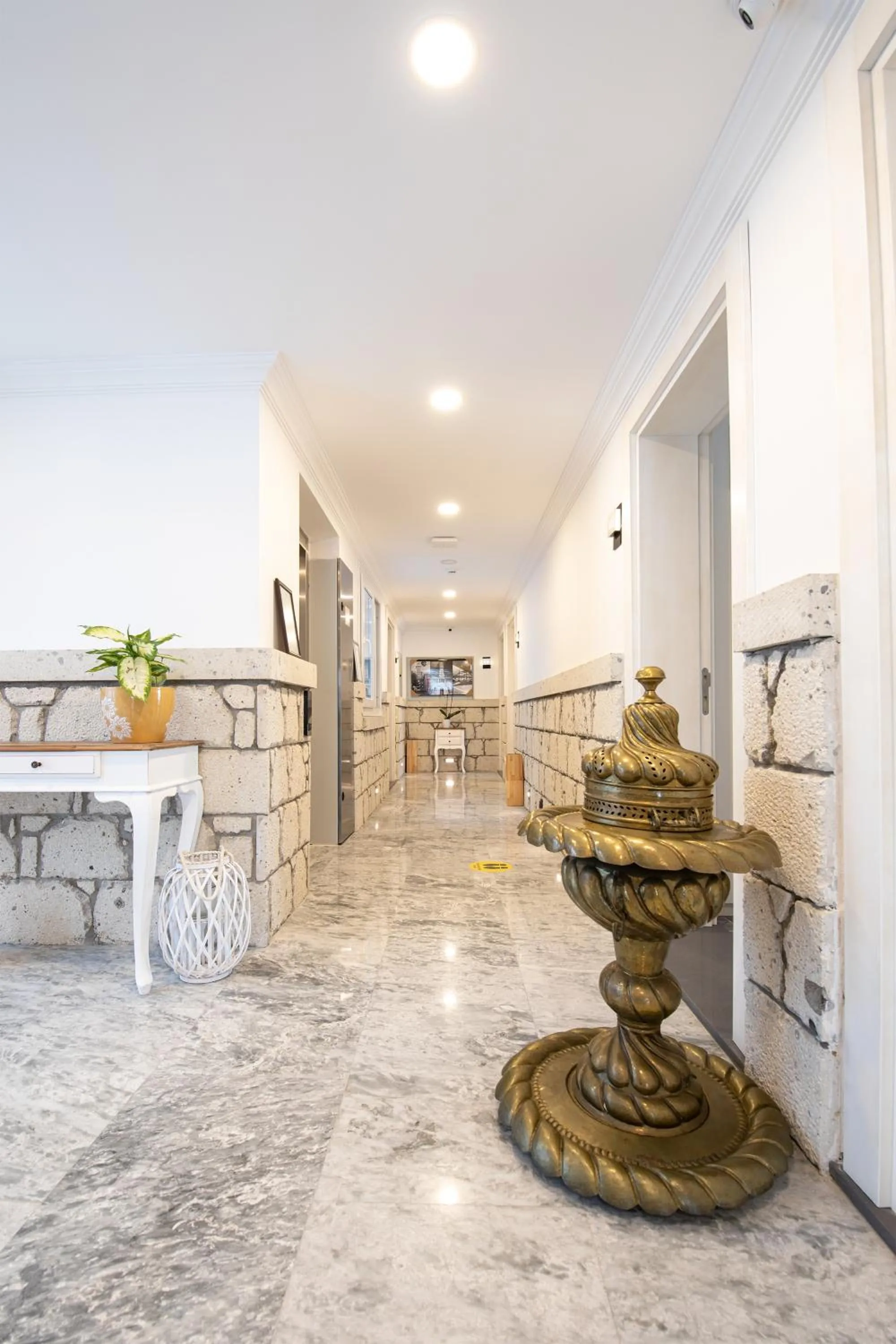 elevator in Twins Hotel Çeşme