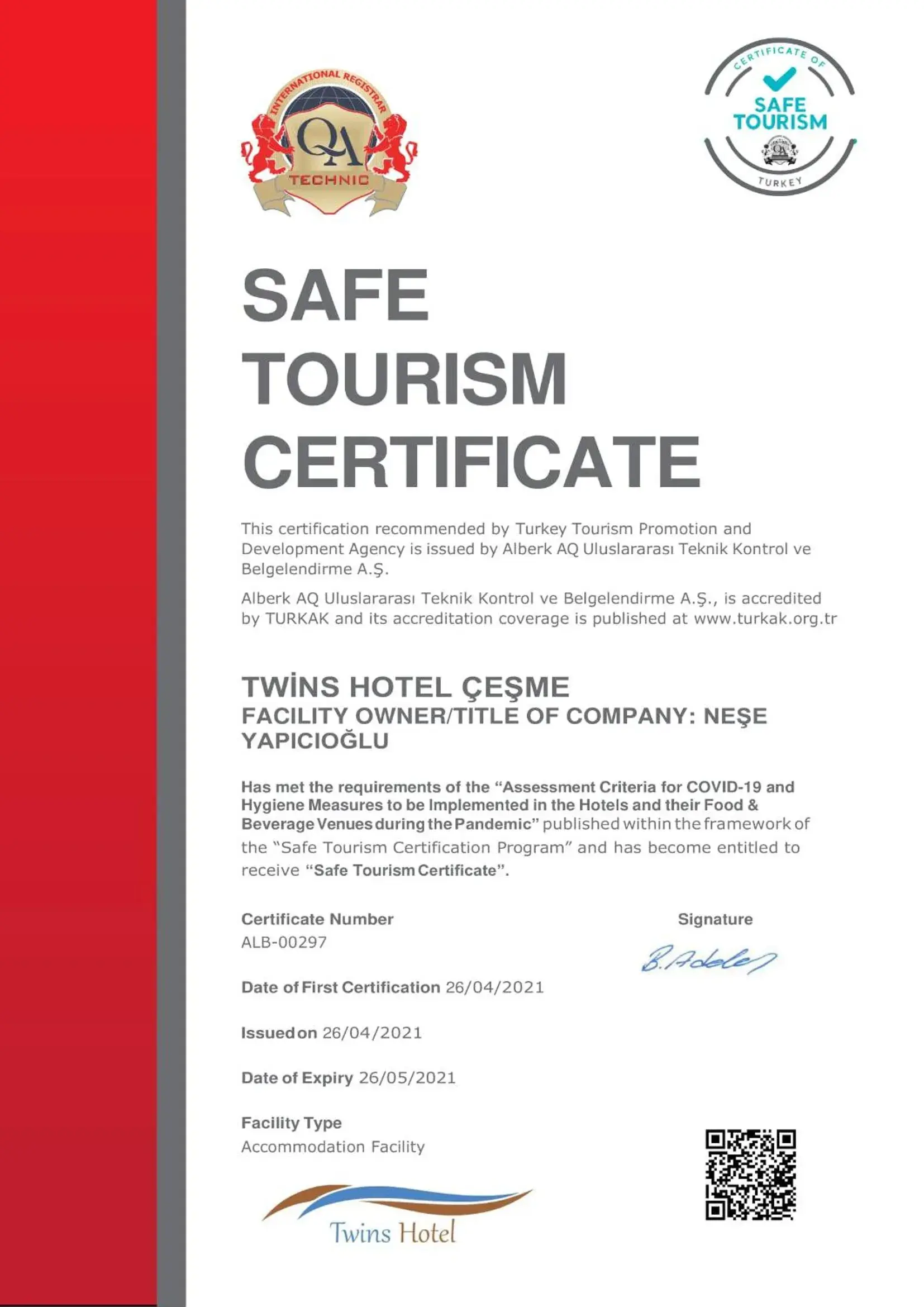 Property building in Twins Hotel Çeşme Property building in Twins Hotel Çeşme