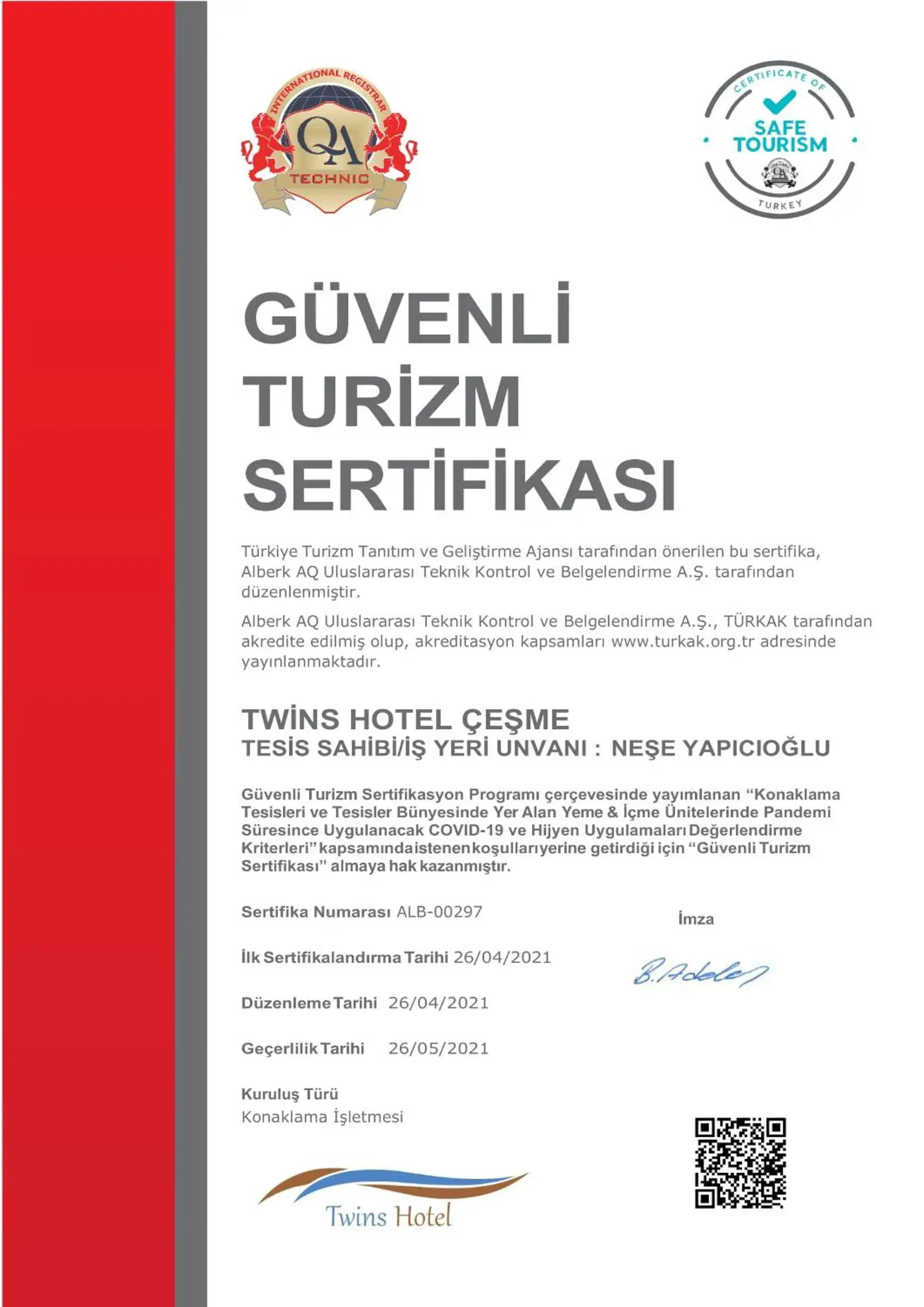 Property building in Twins Hotel Çeşme Property building in Twins Hotel Çeşme