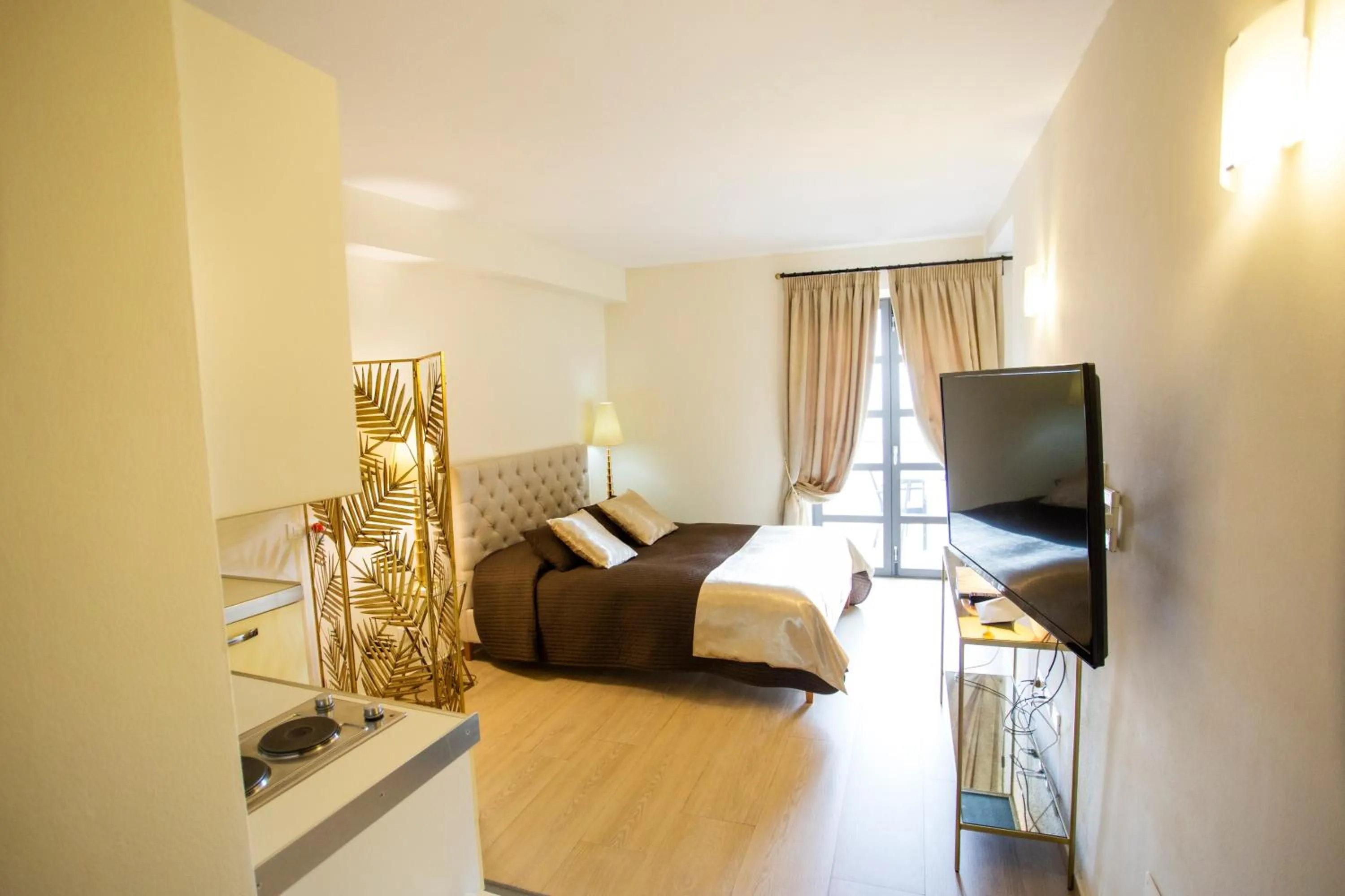 Photo of the whole room in Miramare Apartments&Suites