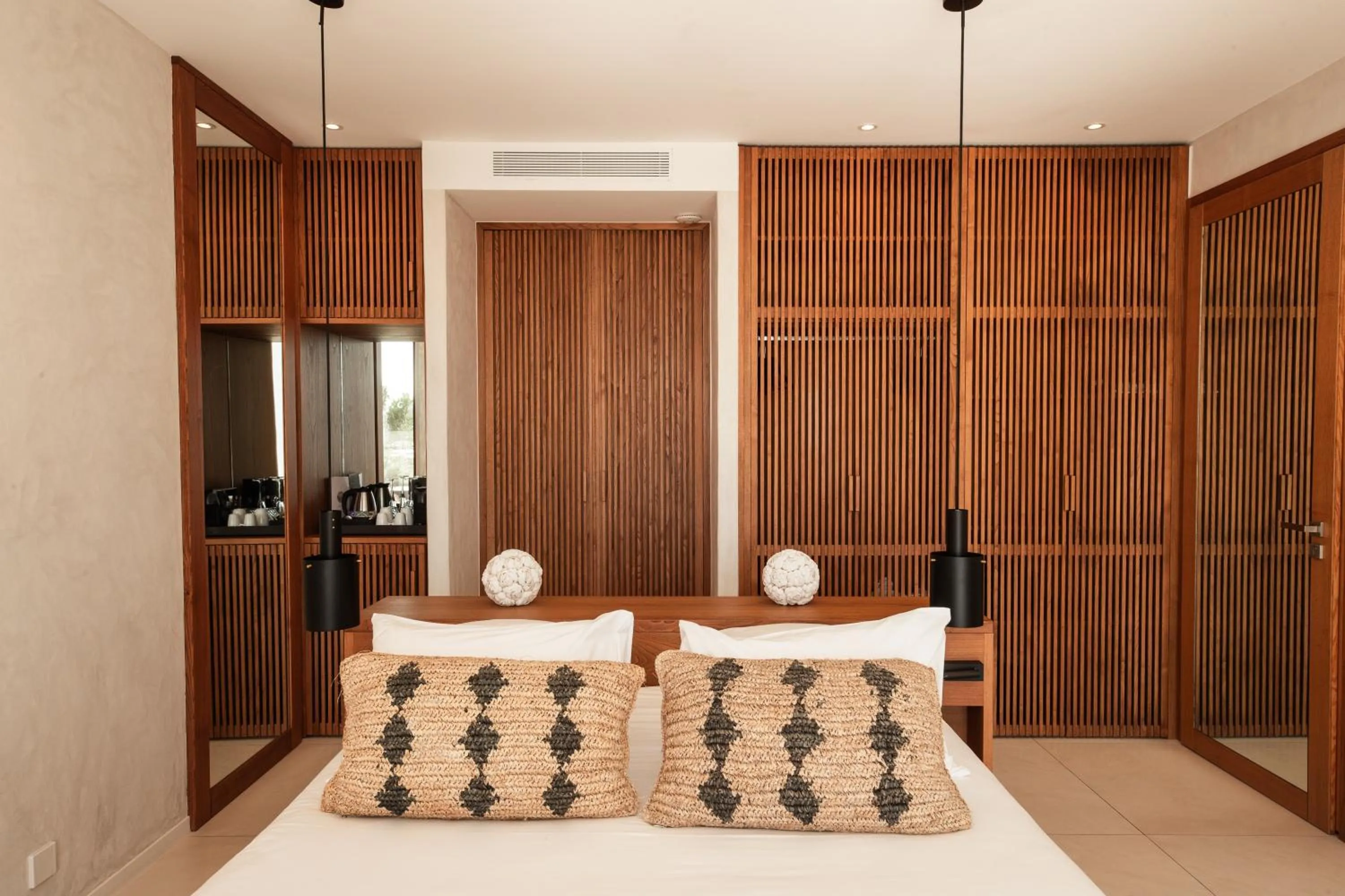 Bedroom, Bed in Hôtel Cala di Greco