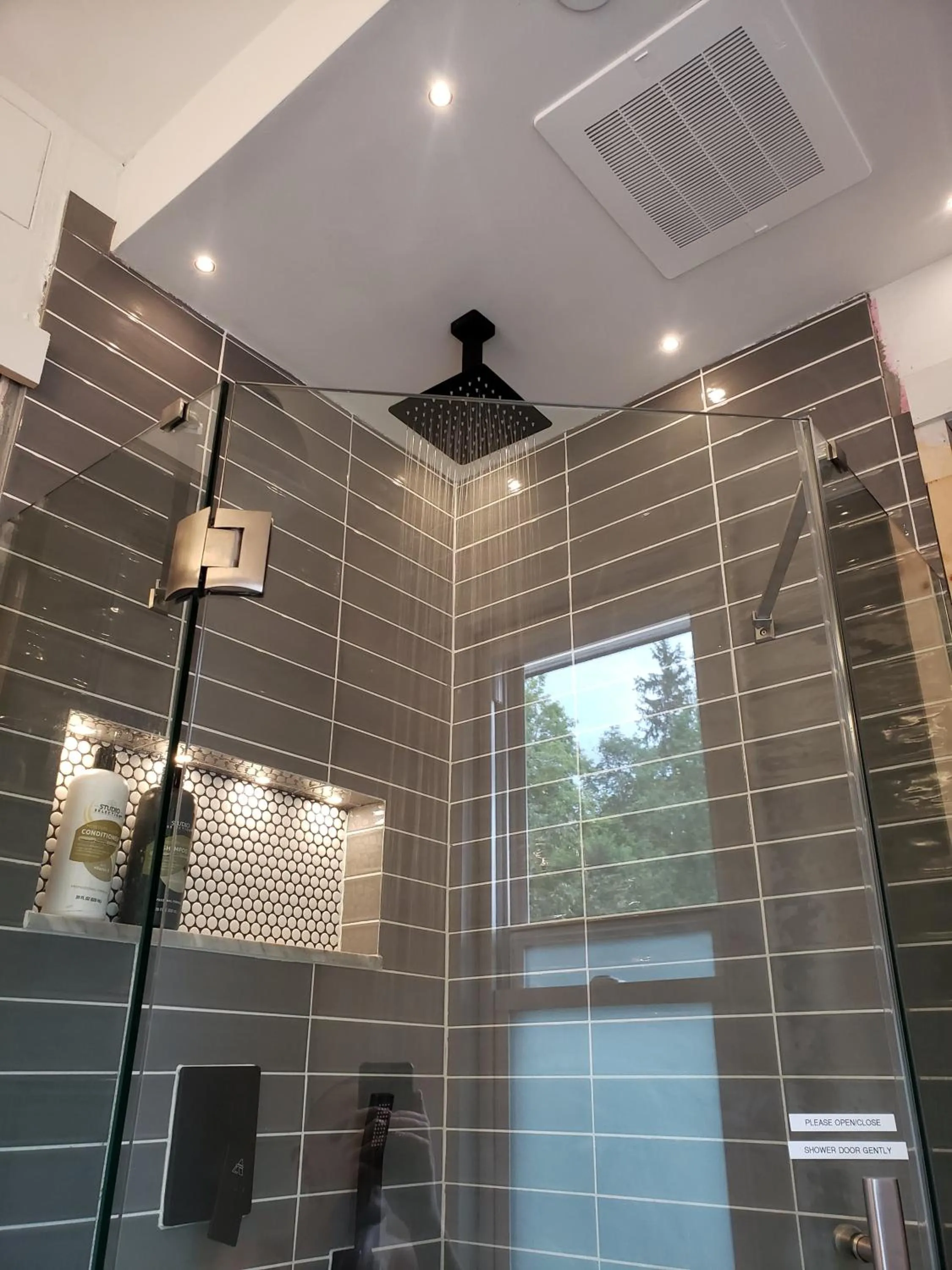 Shower in Shadowcrest