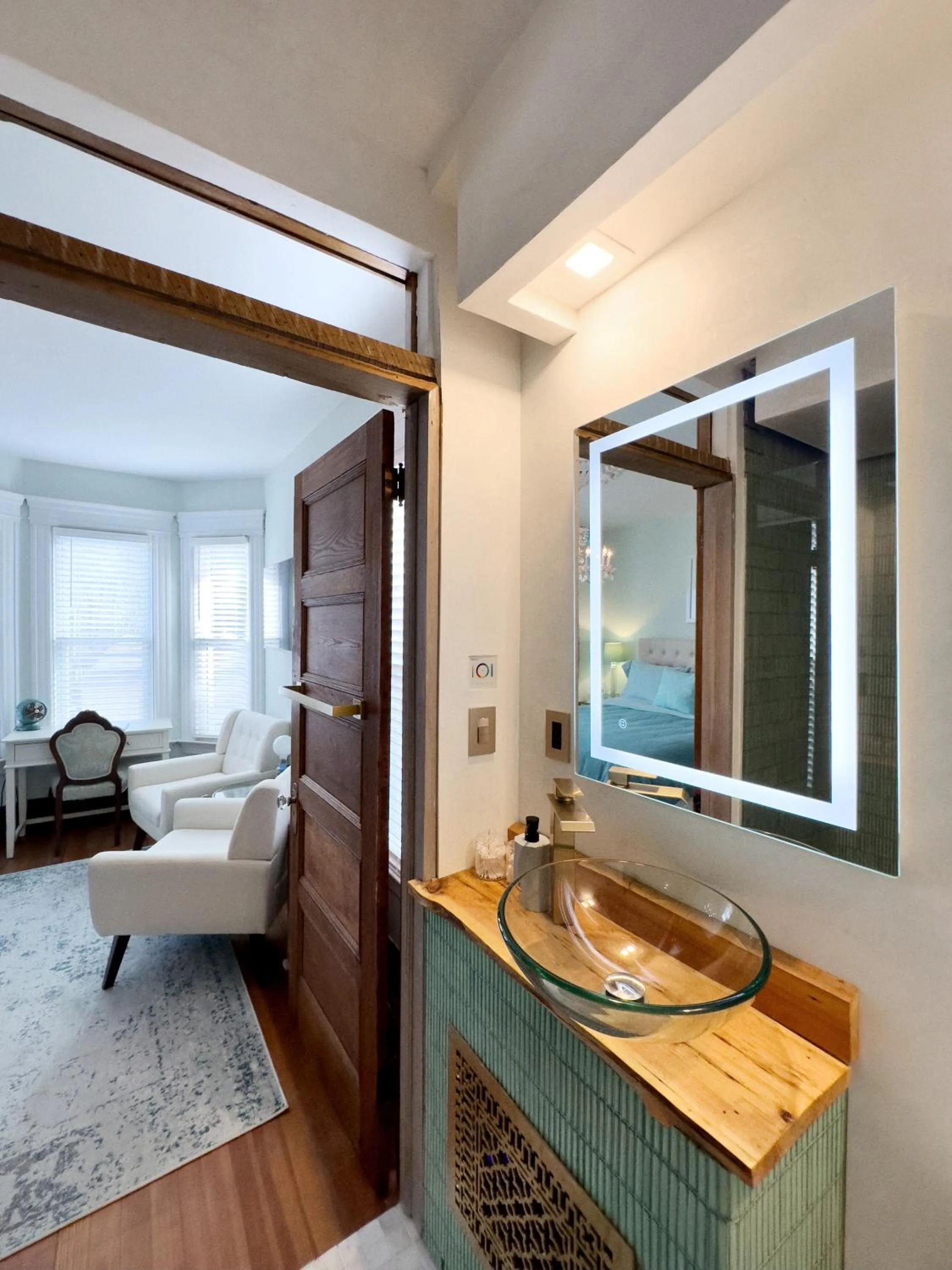 Bathroom, Bed in Shadowcrest