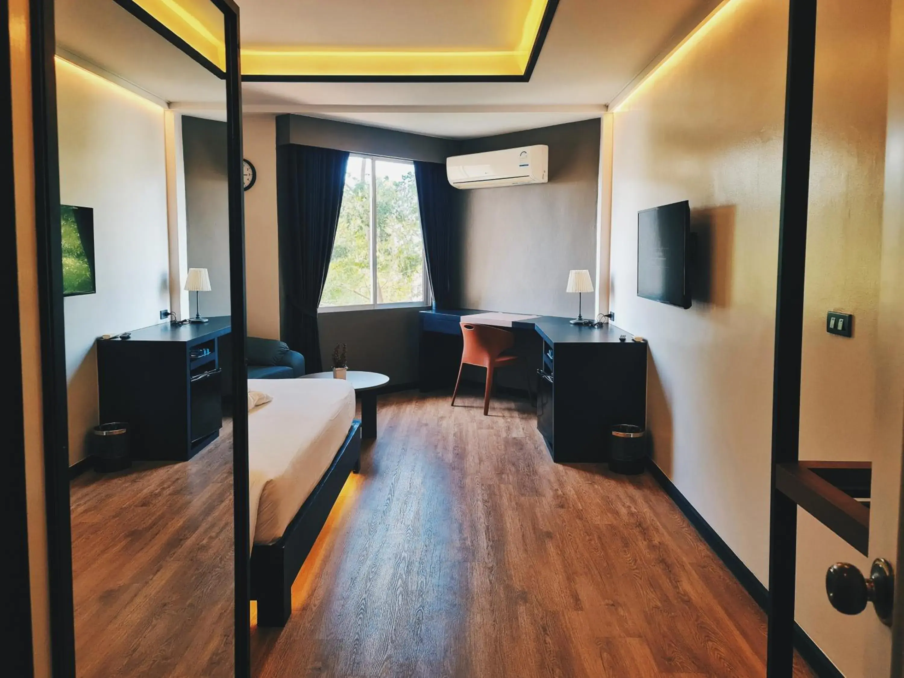 Bedroom, Seating Area in Prs Hotel