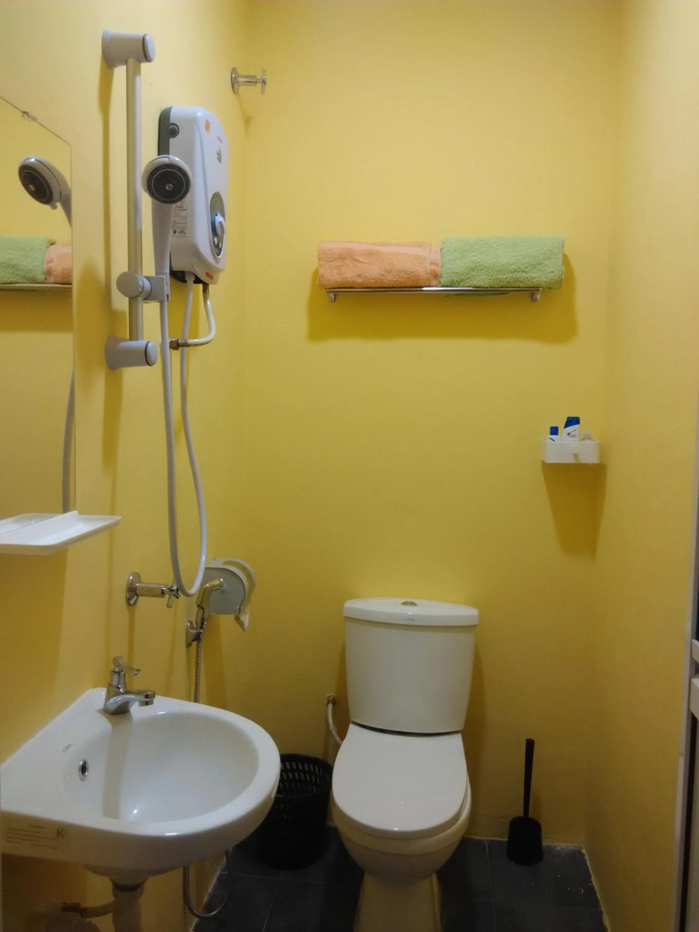 Shower in Moon Eleven Hostel Near Klia & Klia2