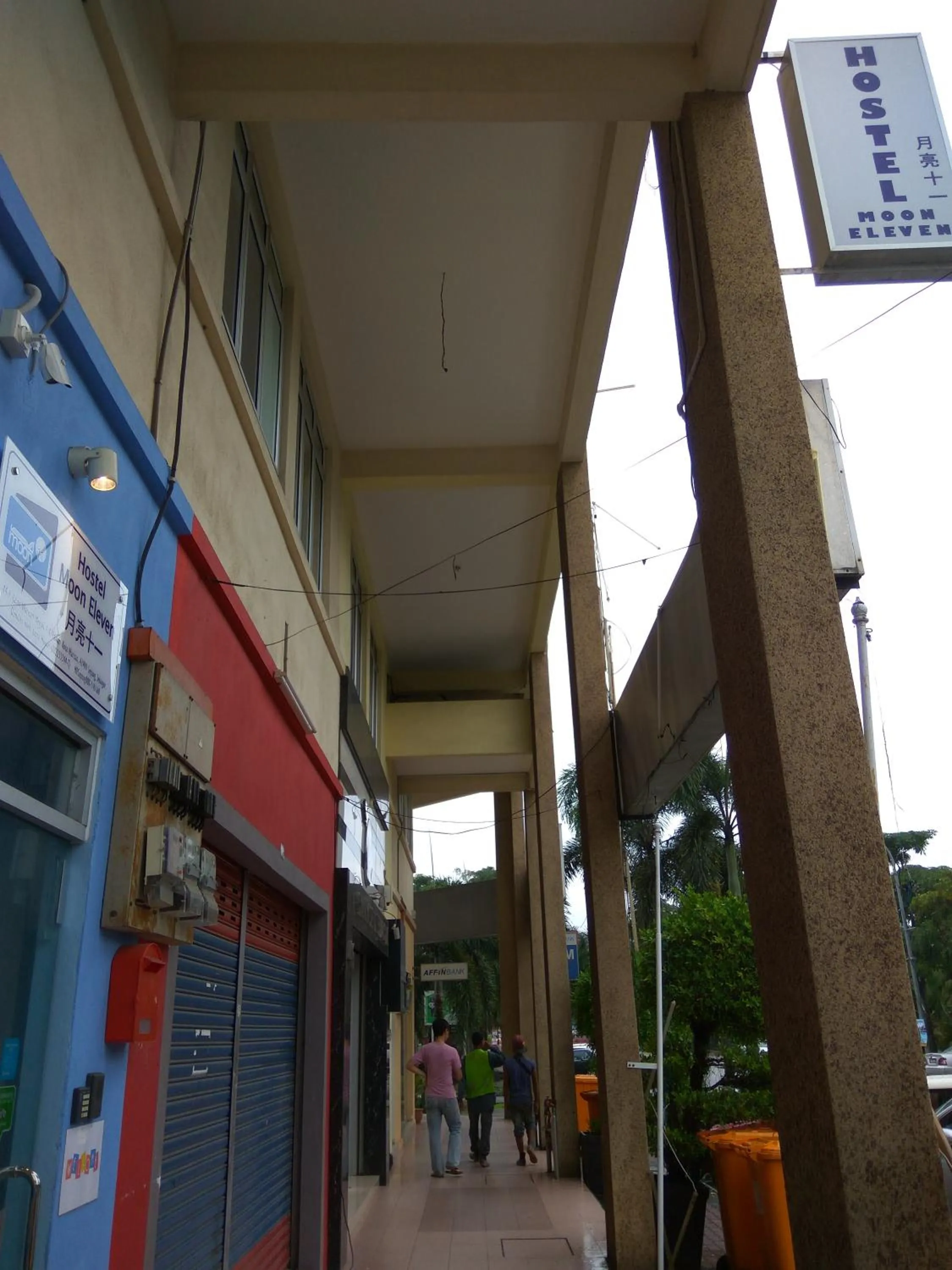 Facade/entrance in Moon Eleven Hostel Near Klia & Klia2