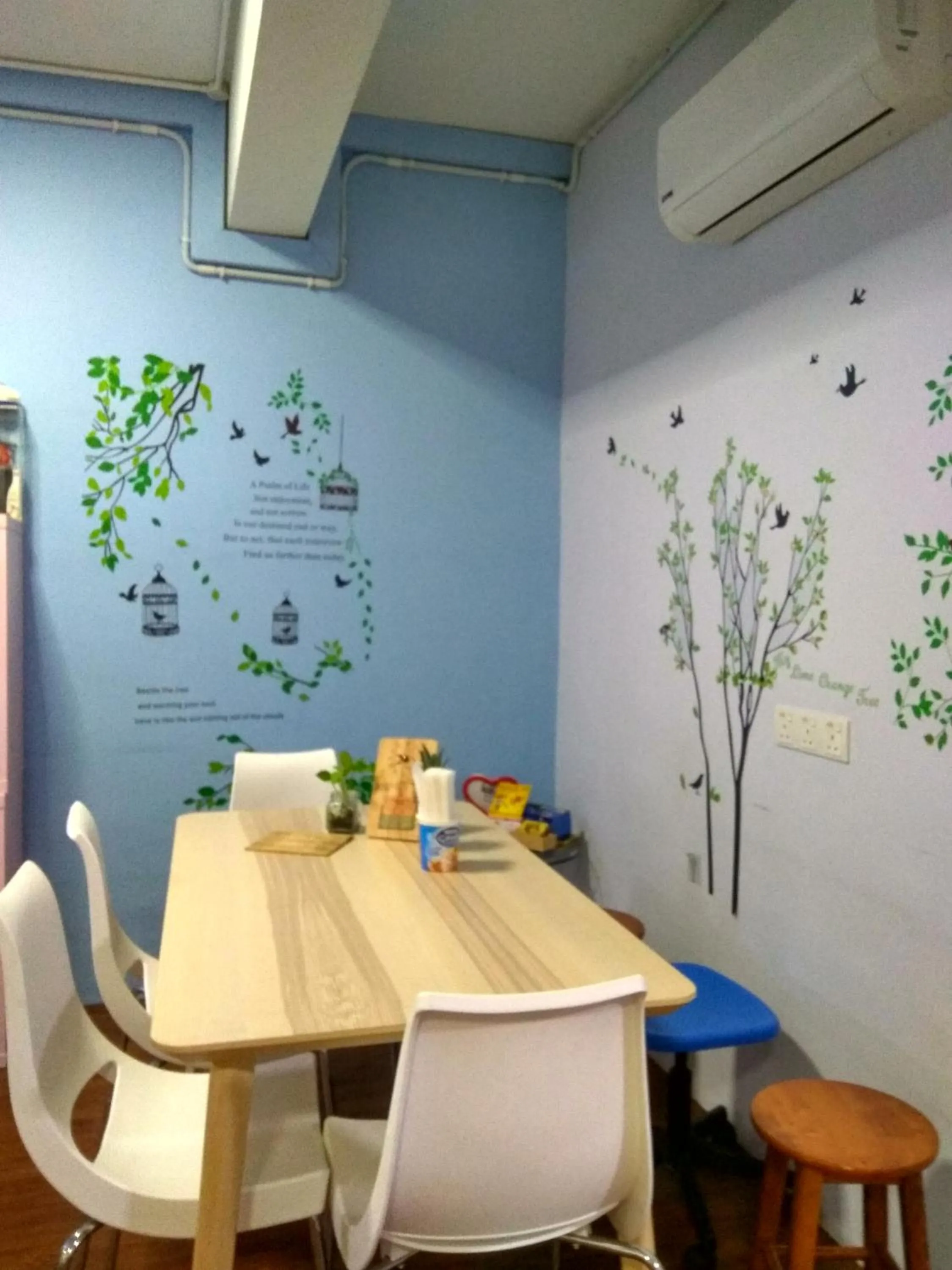 Dining area in Moon Eleven Hostel Near Klia & Klia2
