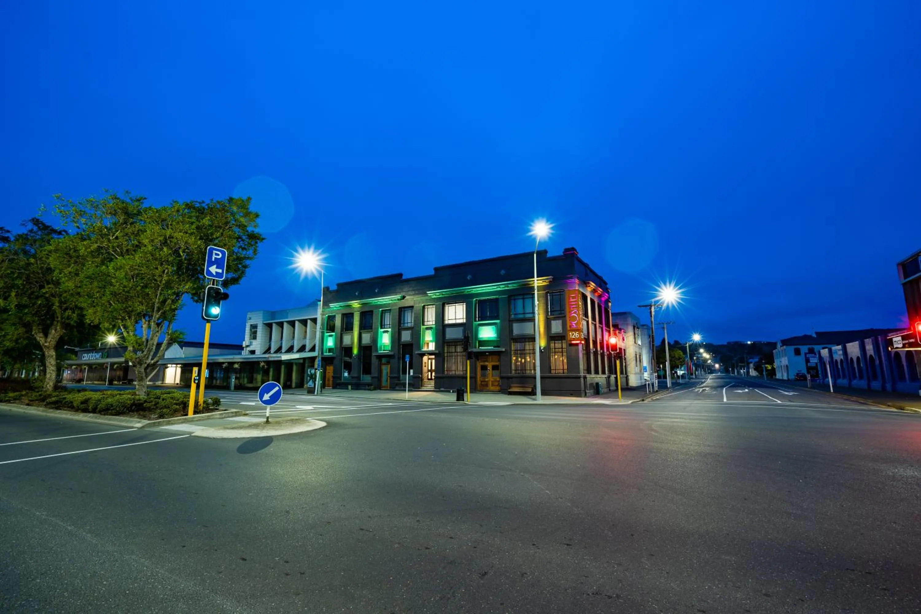 Property building in Poshtel