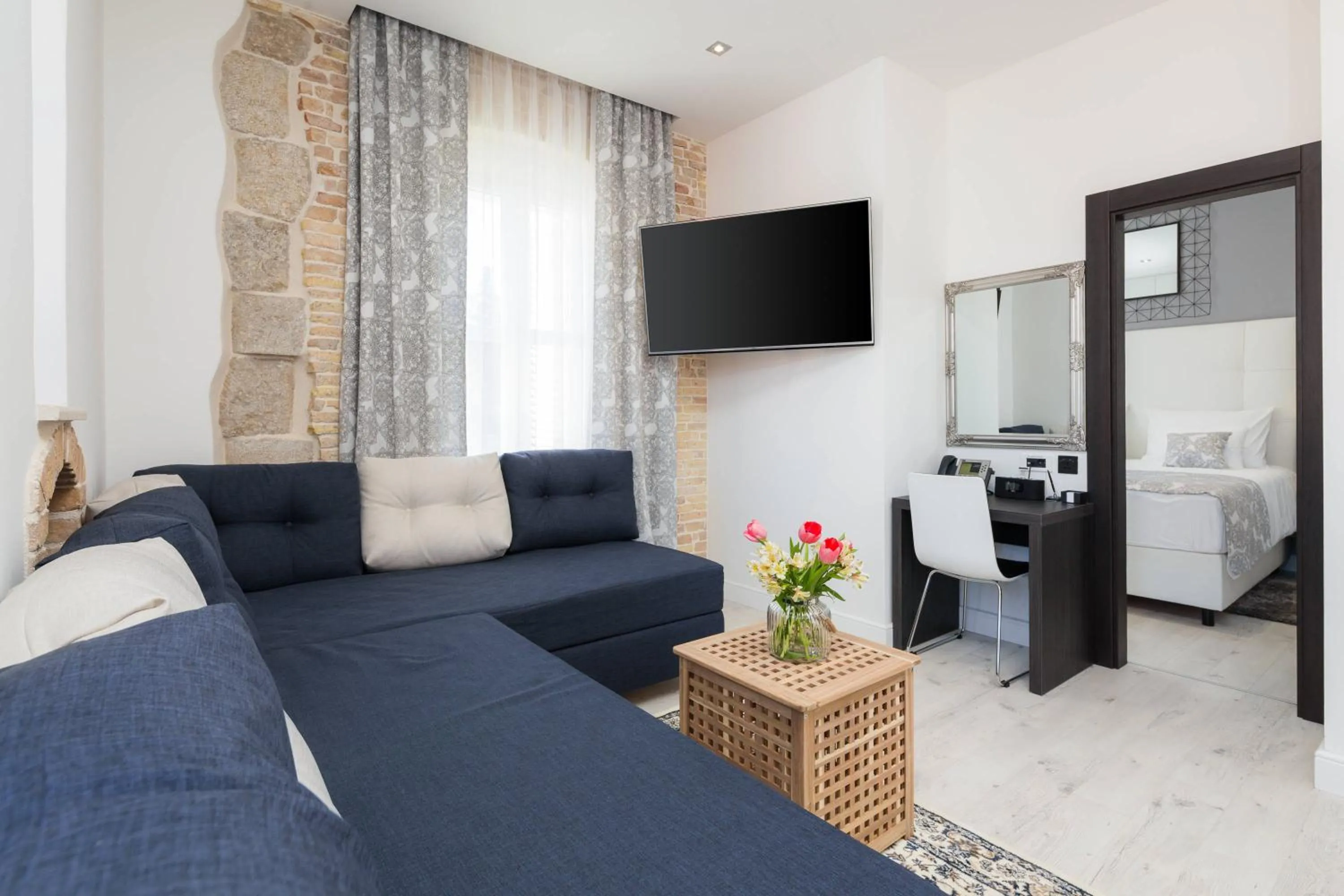 TV and multimedia in Sleep Split