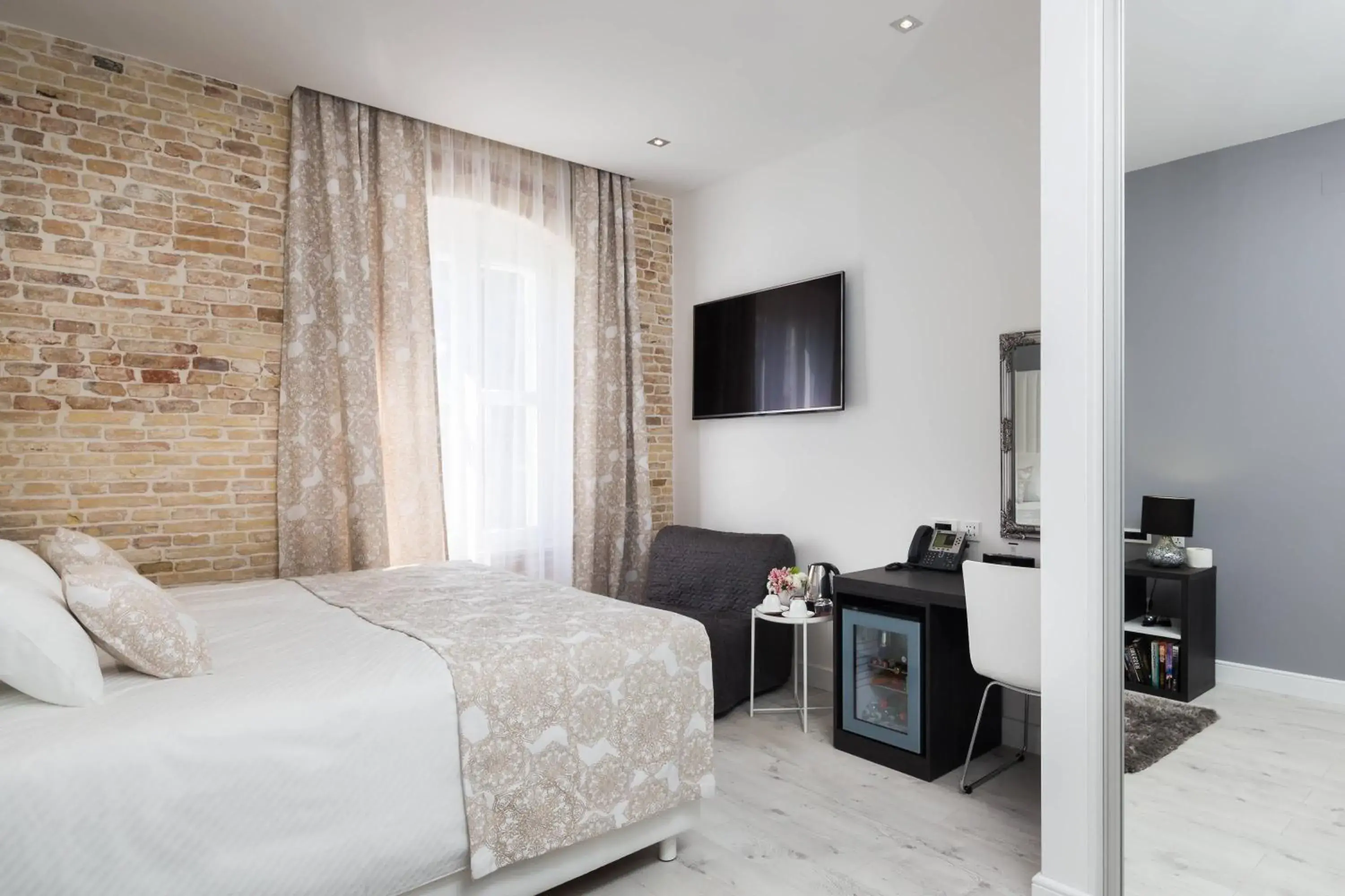 Luxury Twin Room in Sleep Split Luxury Twin Room in Sleep Split