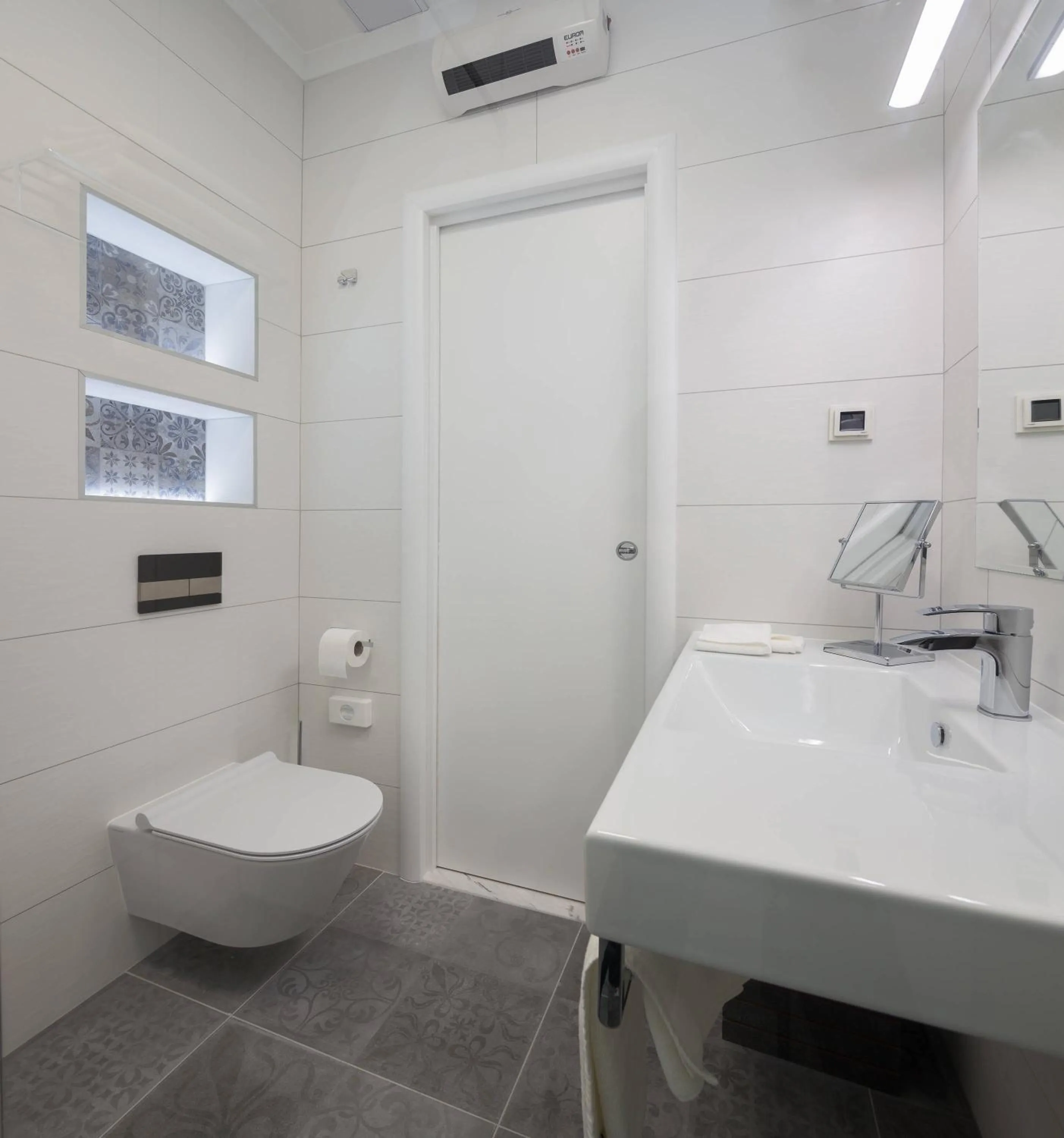 Bathroom in Sleep Split