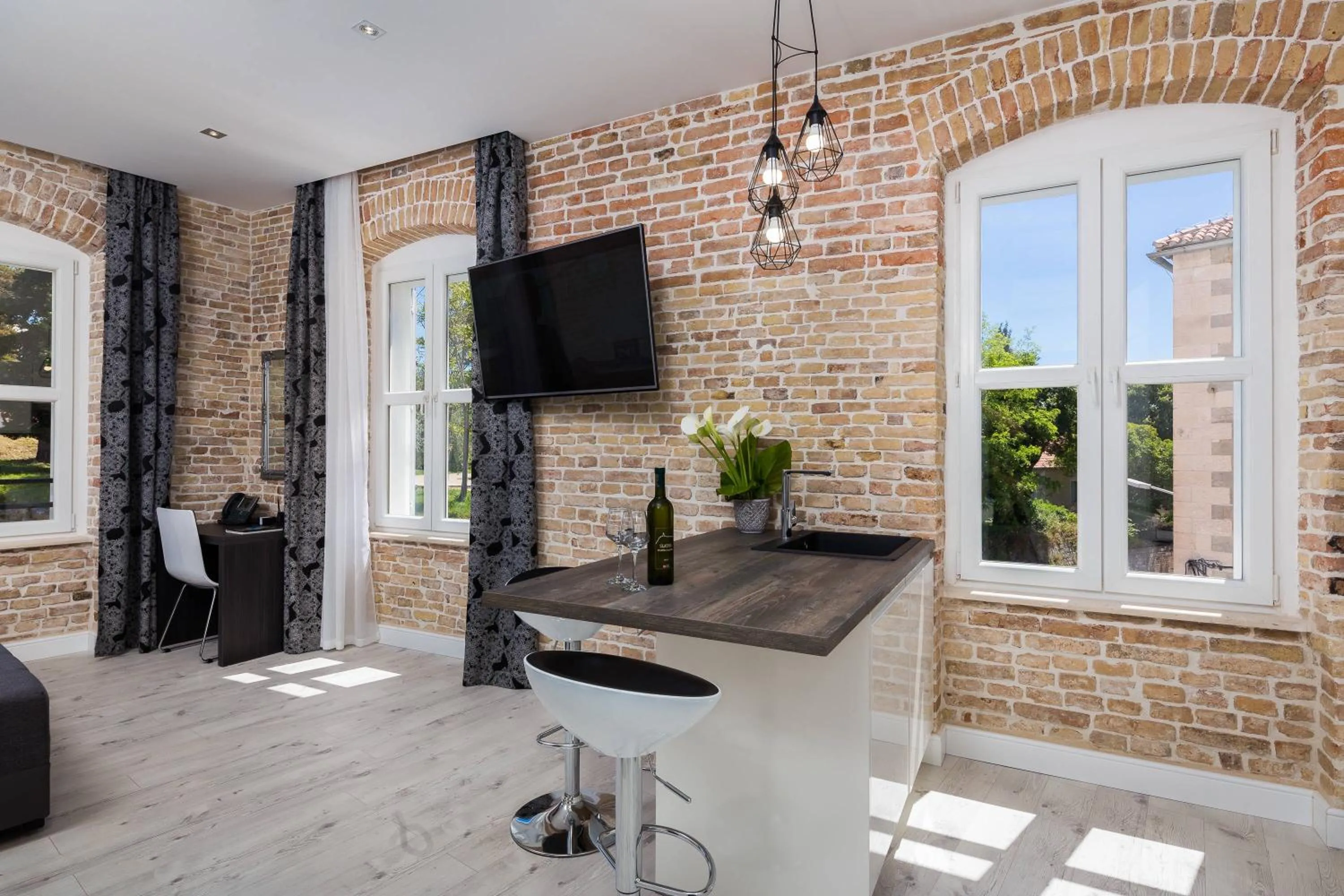 TV and multimedia in Sleep Split