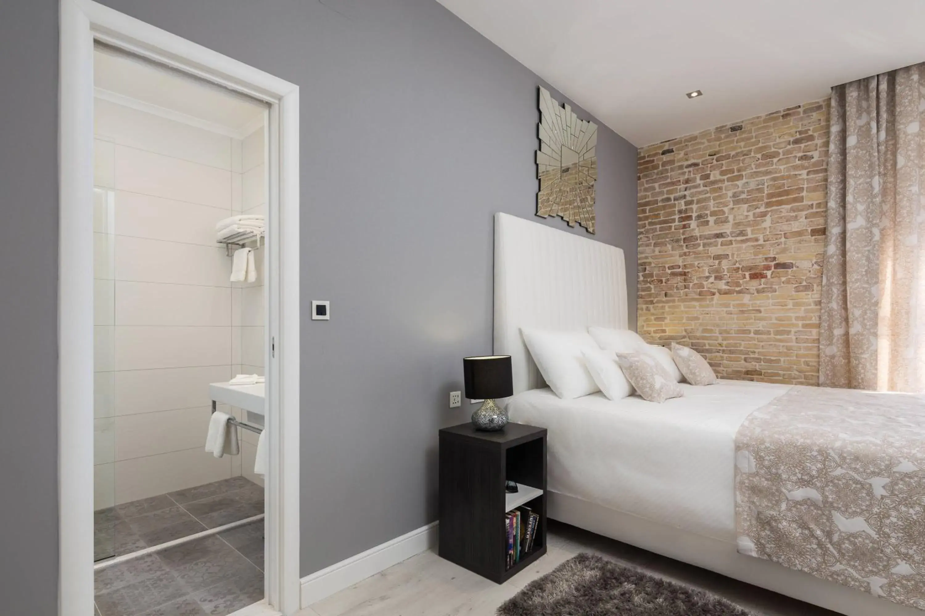 Luxury Twin Room in Sleep Split Luxury Twin Room in Sleep Split