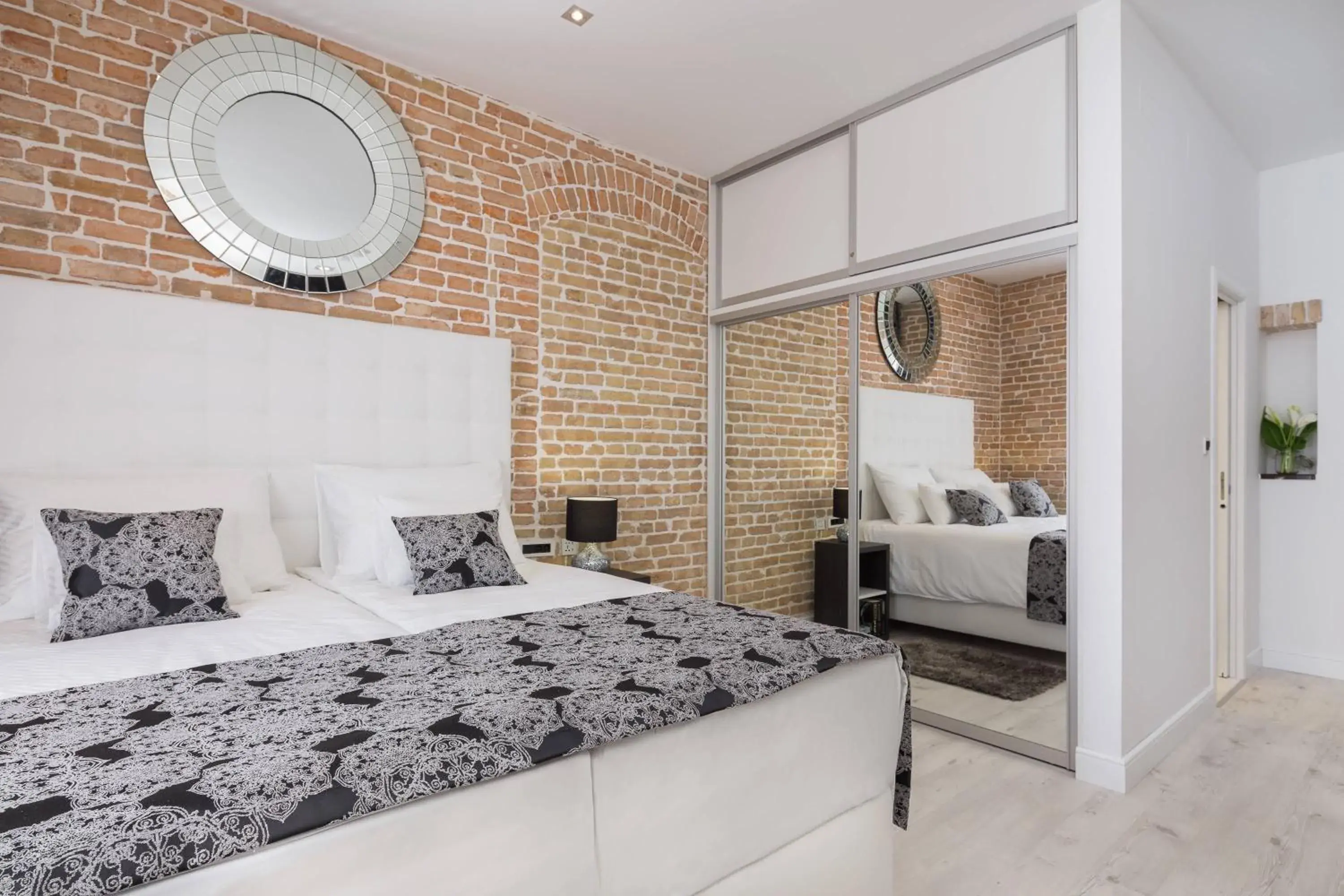 Luxury Twin Room in Sleep Split Luxury Twin Room in Sleep Split