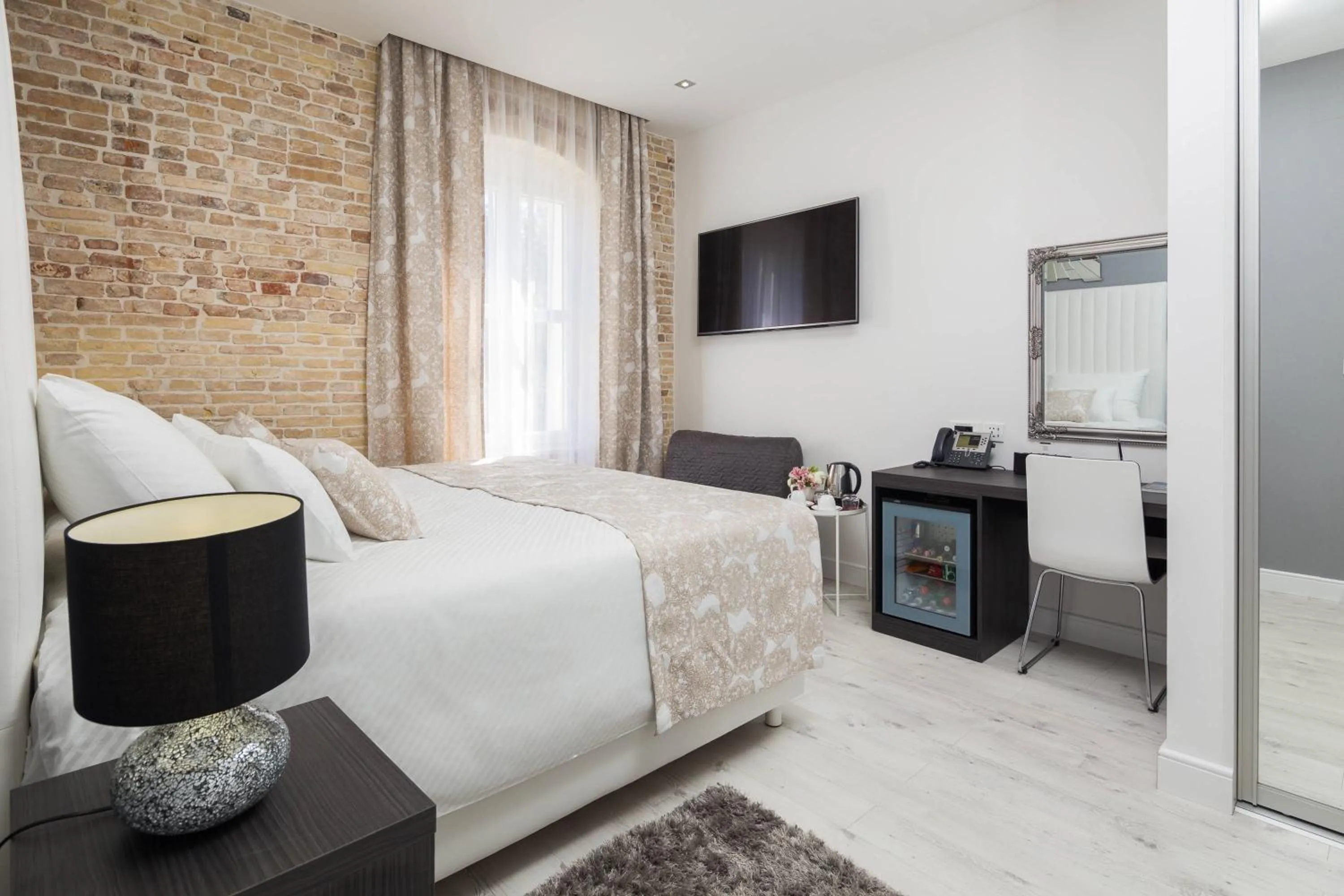 TV and multimedia, Bed in Sleep Split