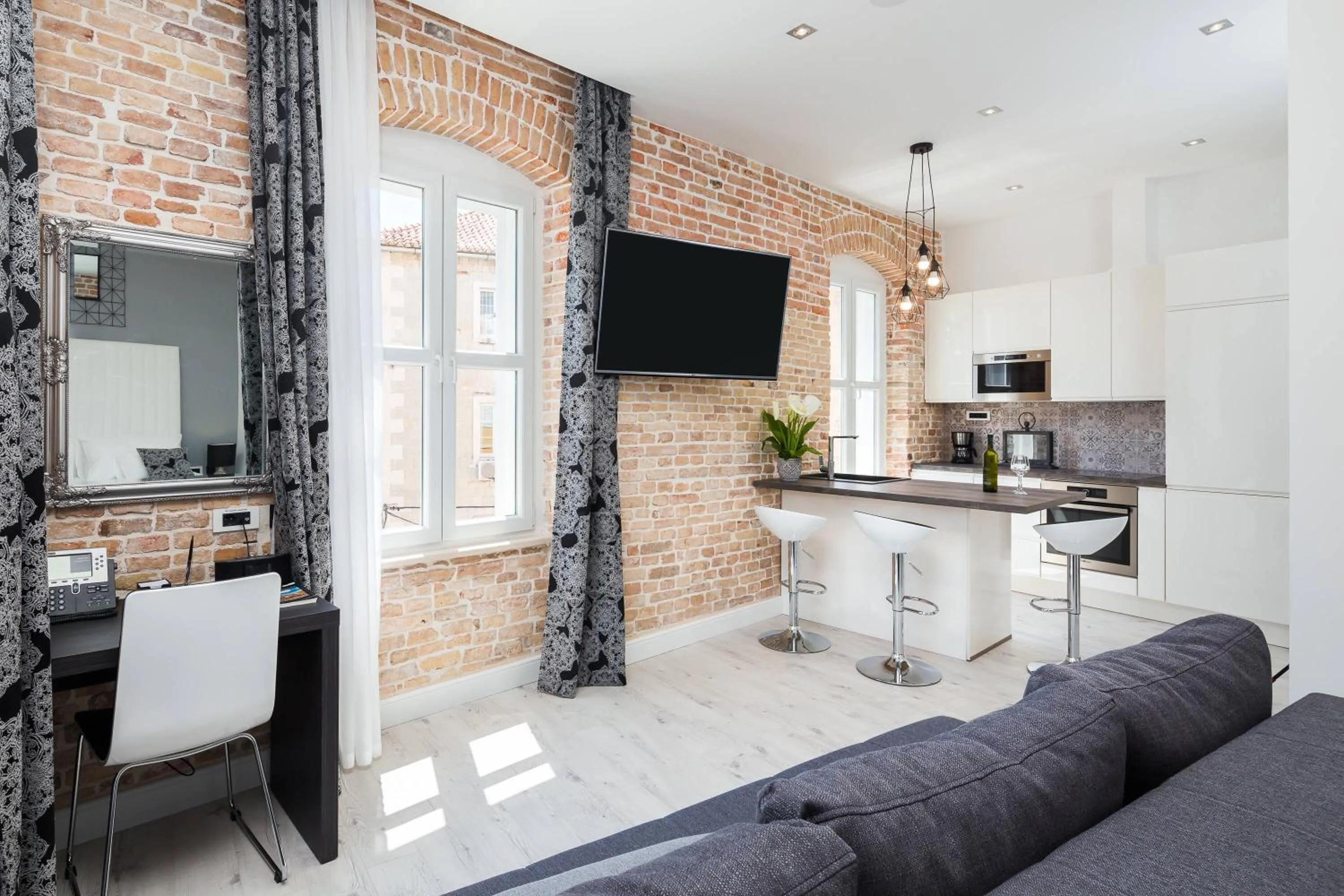 TV and multimedia in Sleep Split