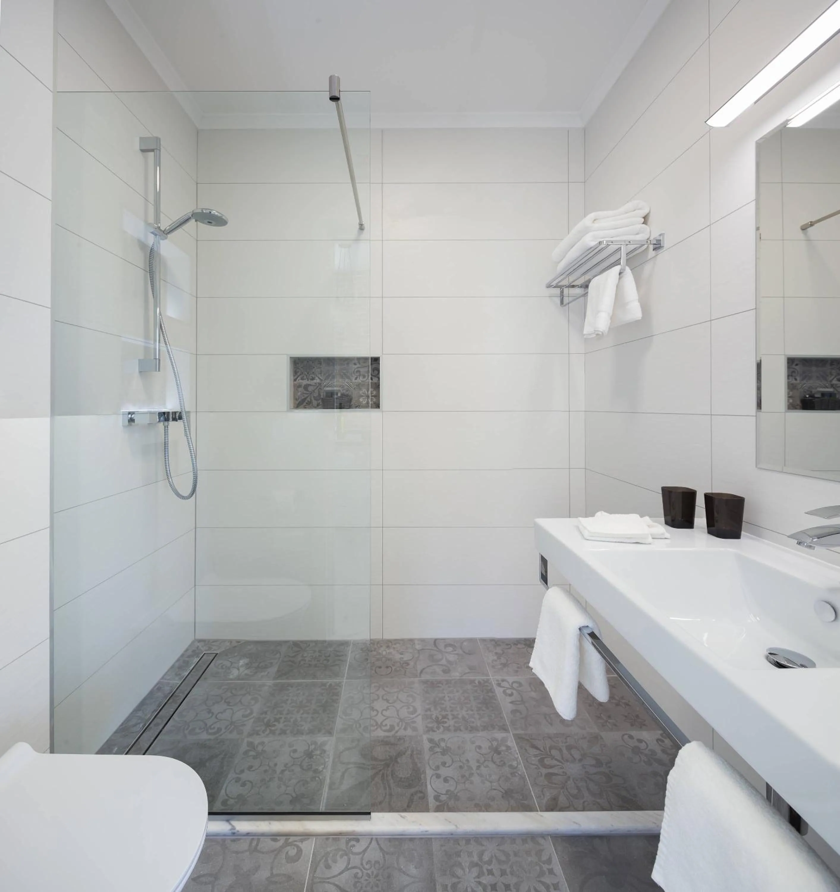 Shower in Sleep Split