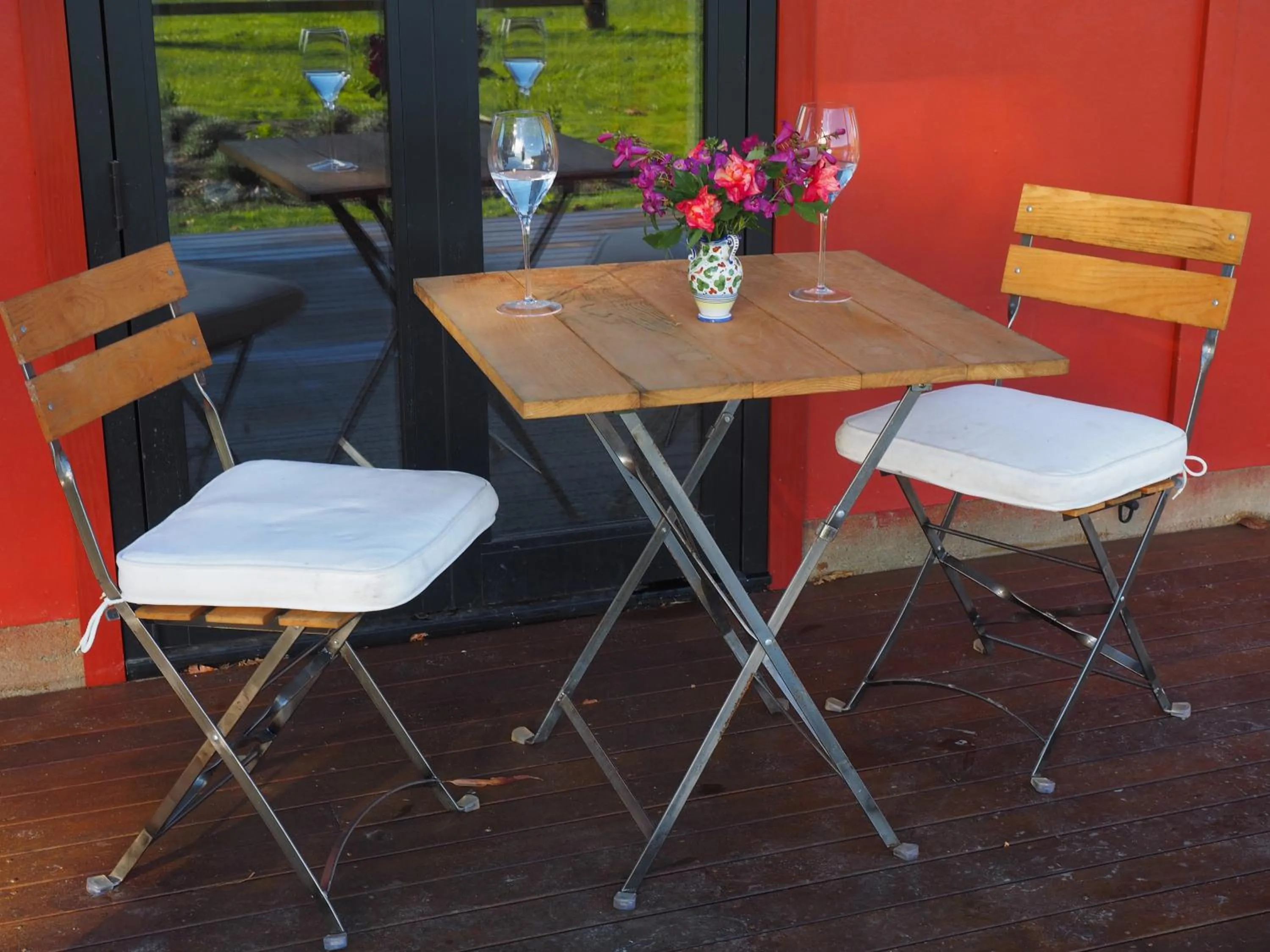 Patio in River Road Retreat