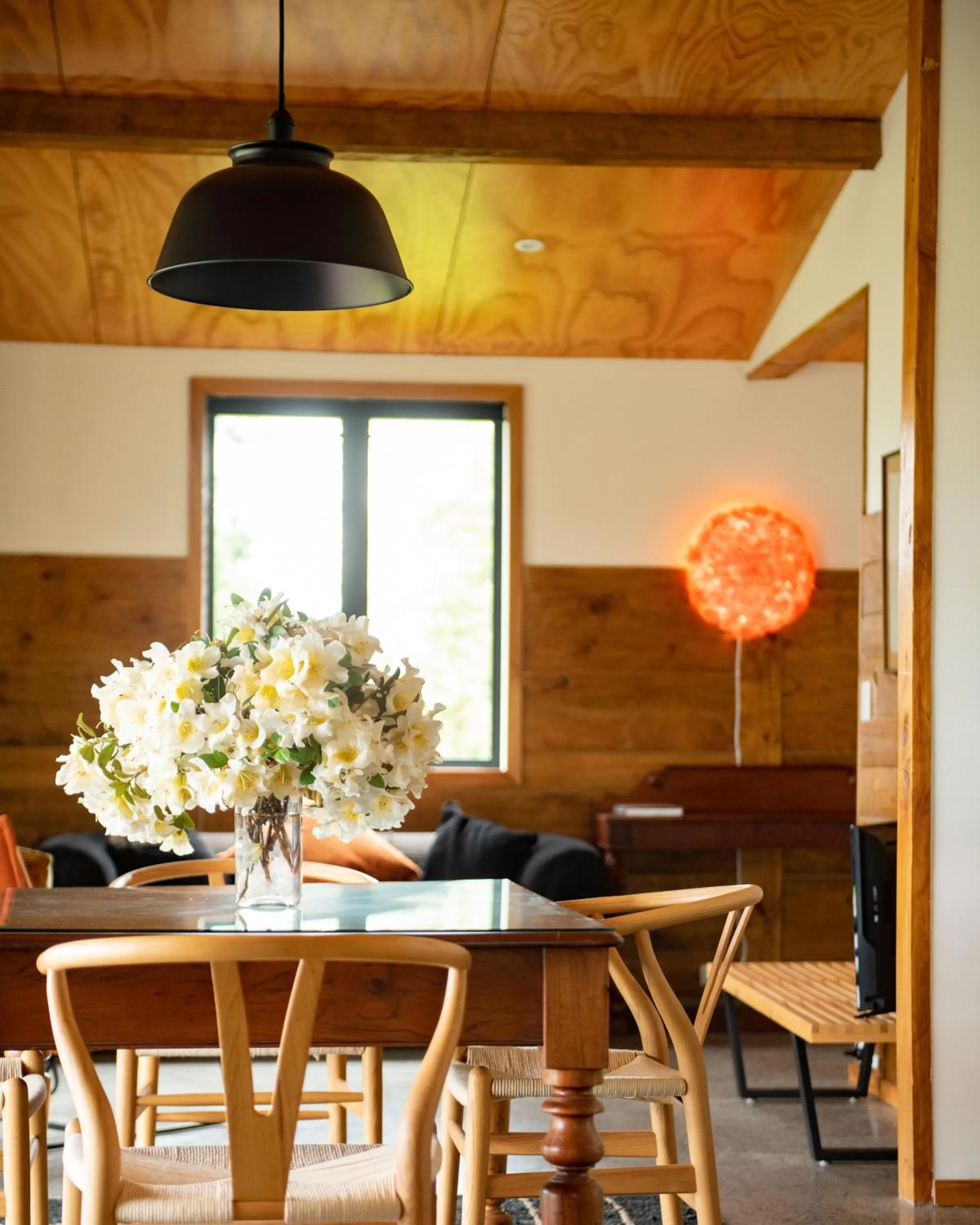 Dinner in River Road Retreat