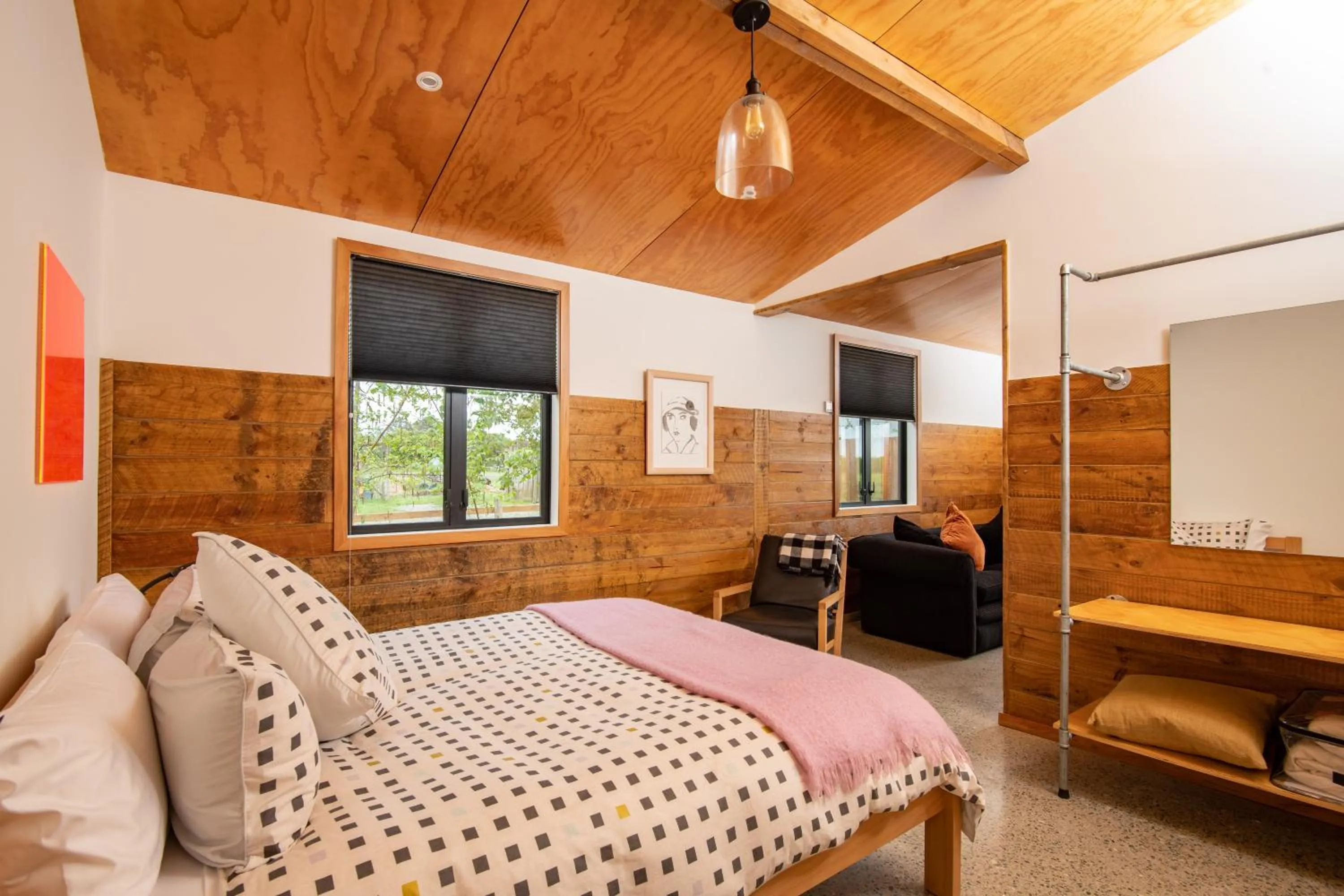 Bedroom, Bed in River Road Retreat