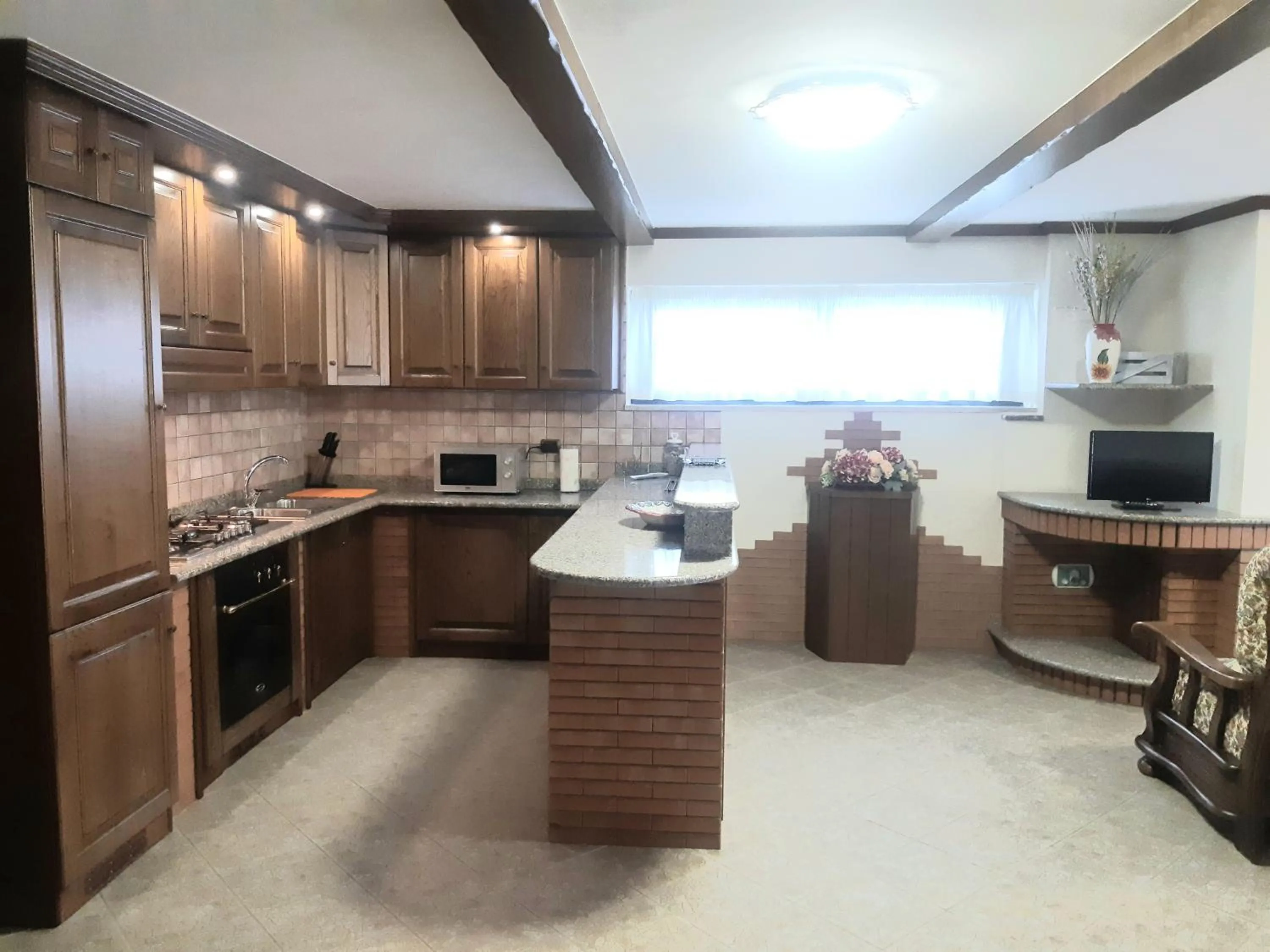 Kitchen or kitchenette in B&B Villa Emanuel