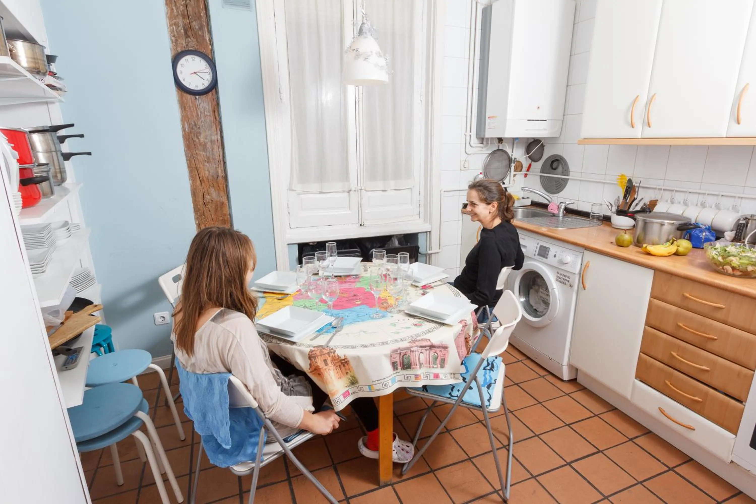 Communal kitchen in Alvaro Residencia
