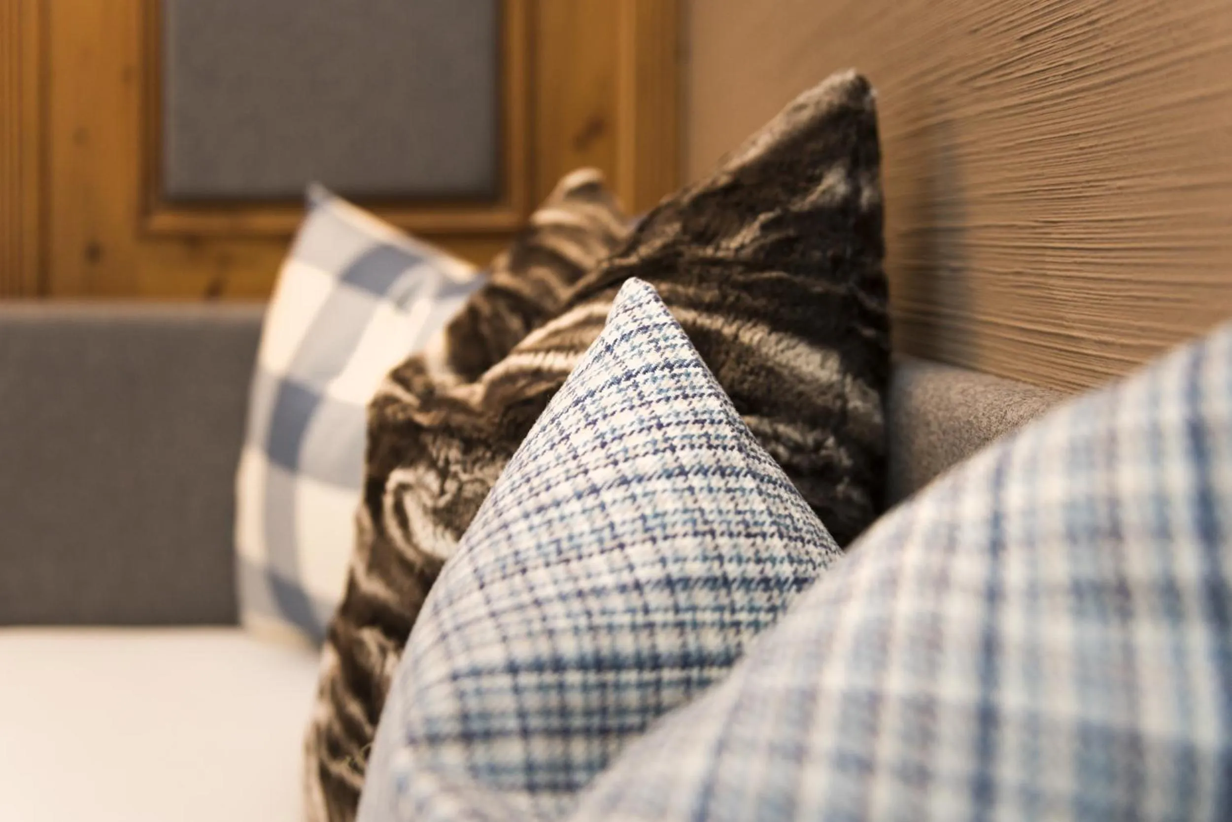 Decorative detail, Bed in Sepp & Hannis Suiten im Dorf