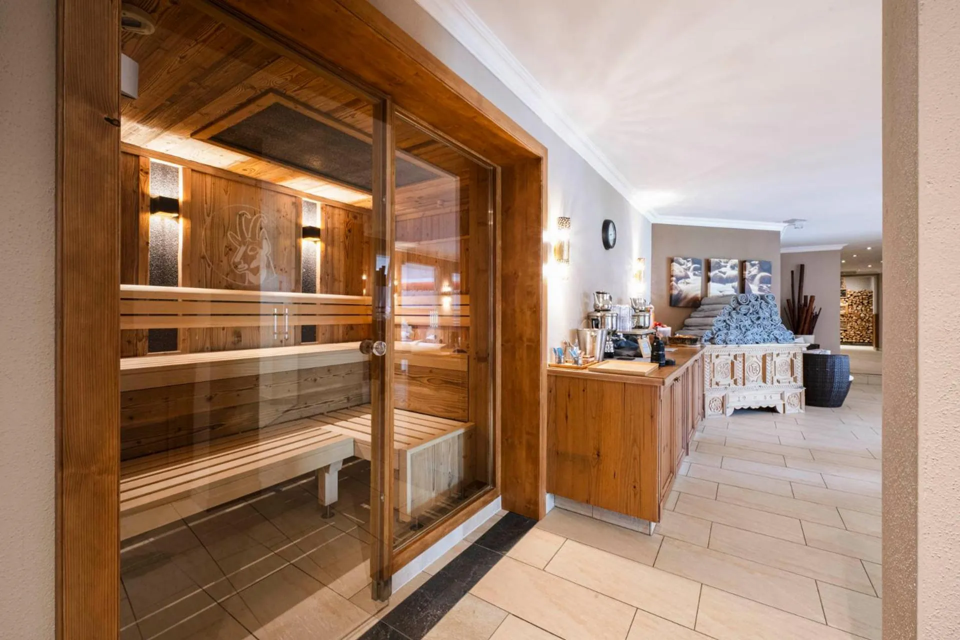 Sauna in Sepp & Hannis Suiten im Dorf