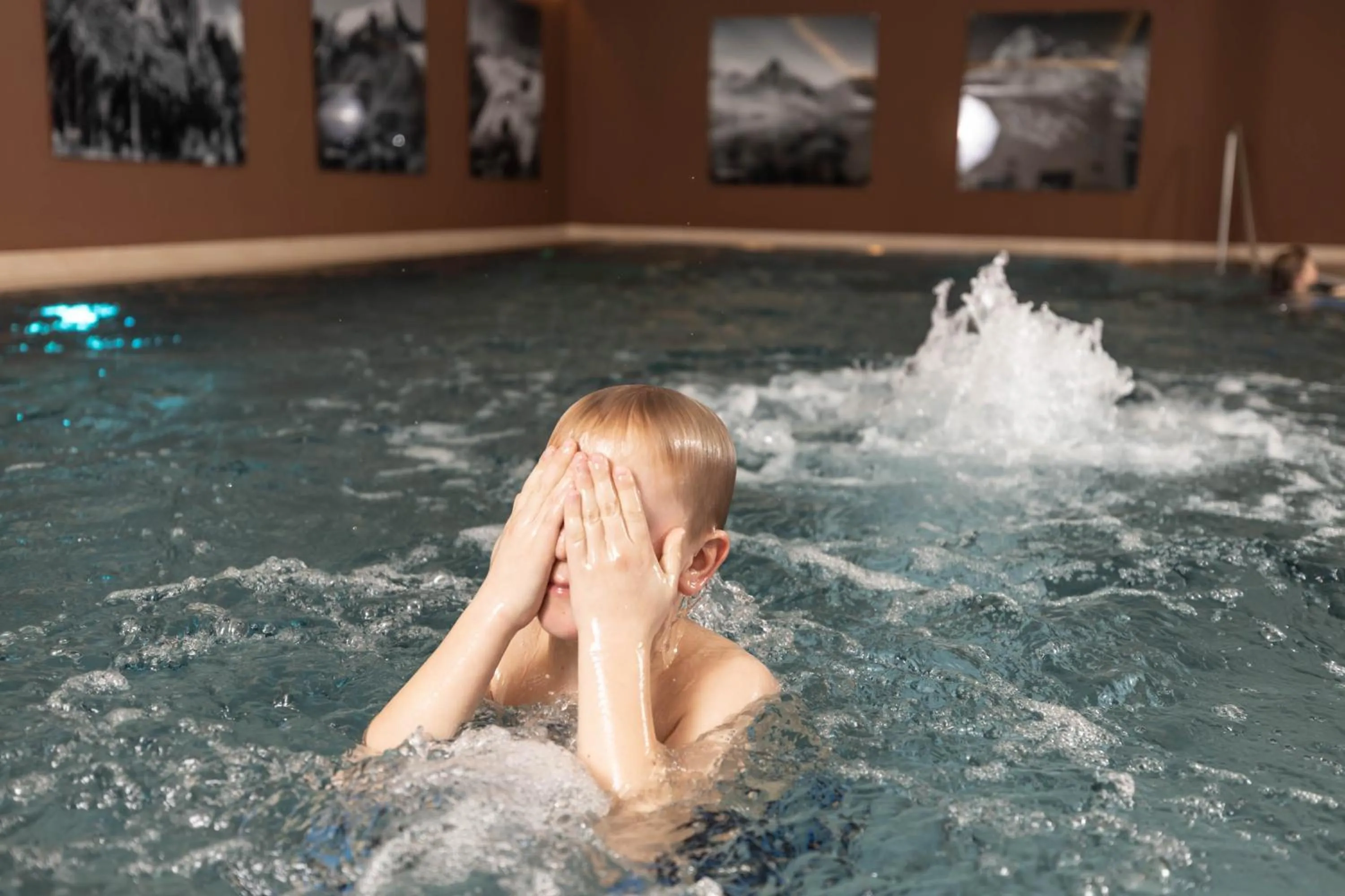 Swimming pool in Sepp & Hannis Suiten im Dorf