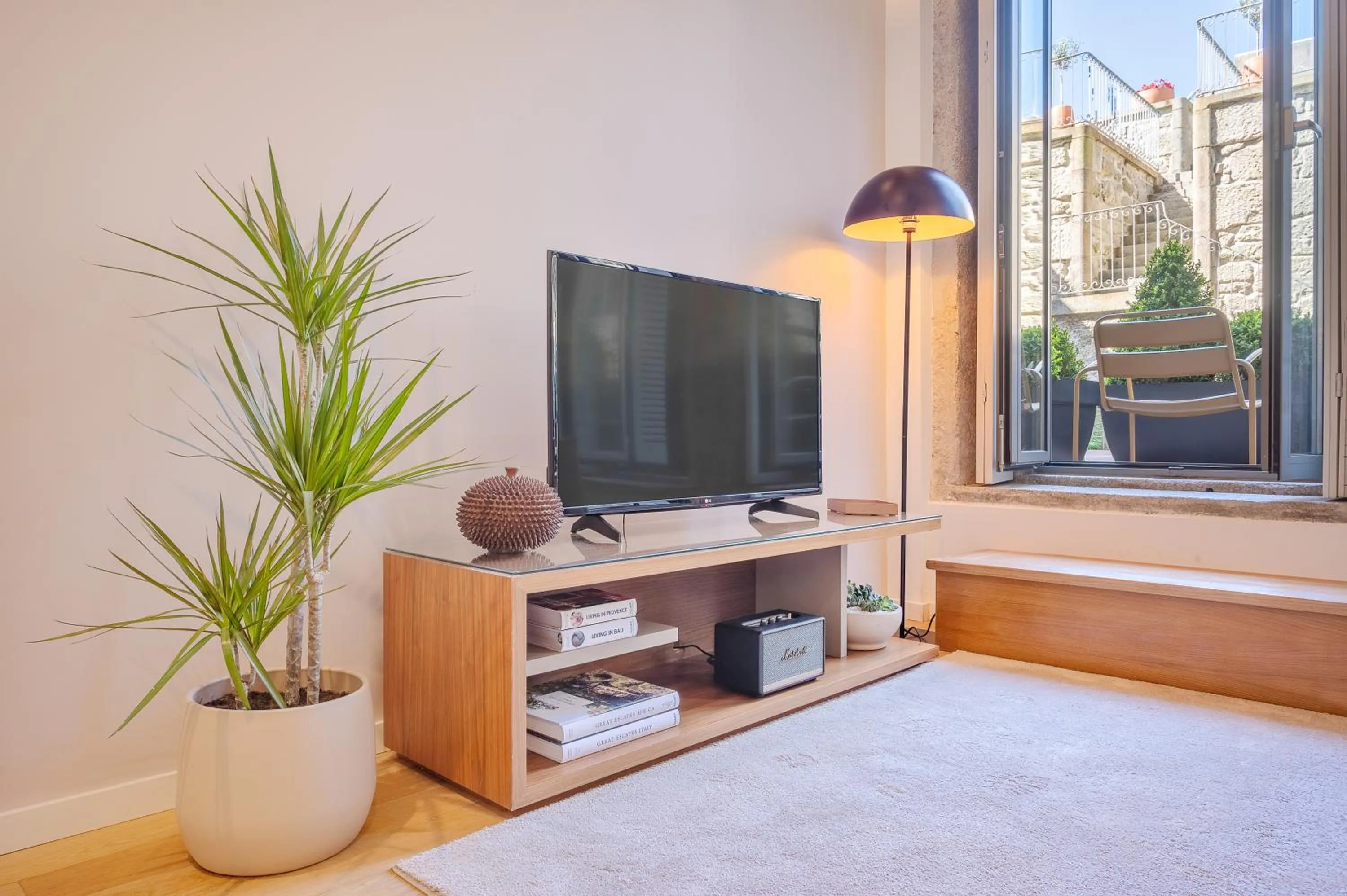 TV and multimedia in UMA Santa Catarina - Pool & Fitness, Adults Only