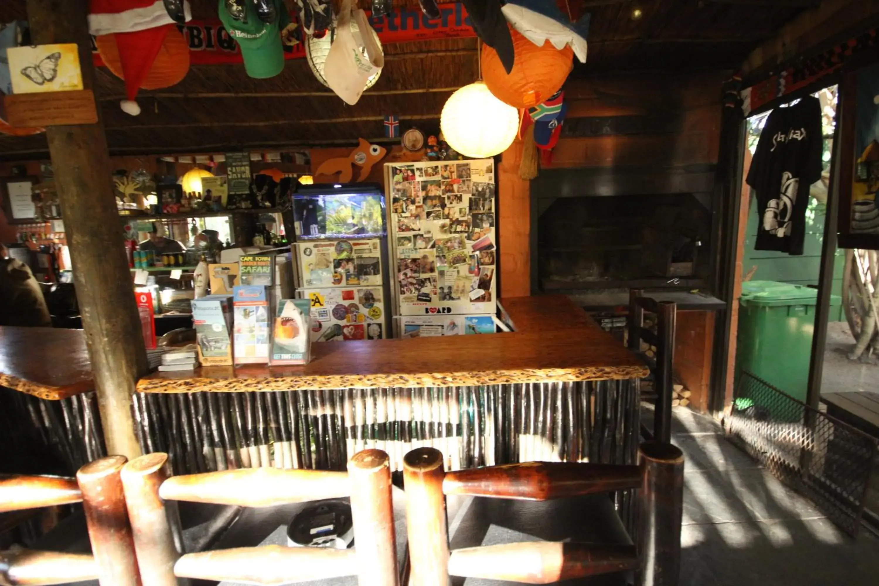 Lounge or bar in Saltycrax Backpackers and Surf Hostel Lounge or bar in Saltycrax Backpackers and Surf Hostel