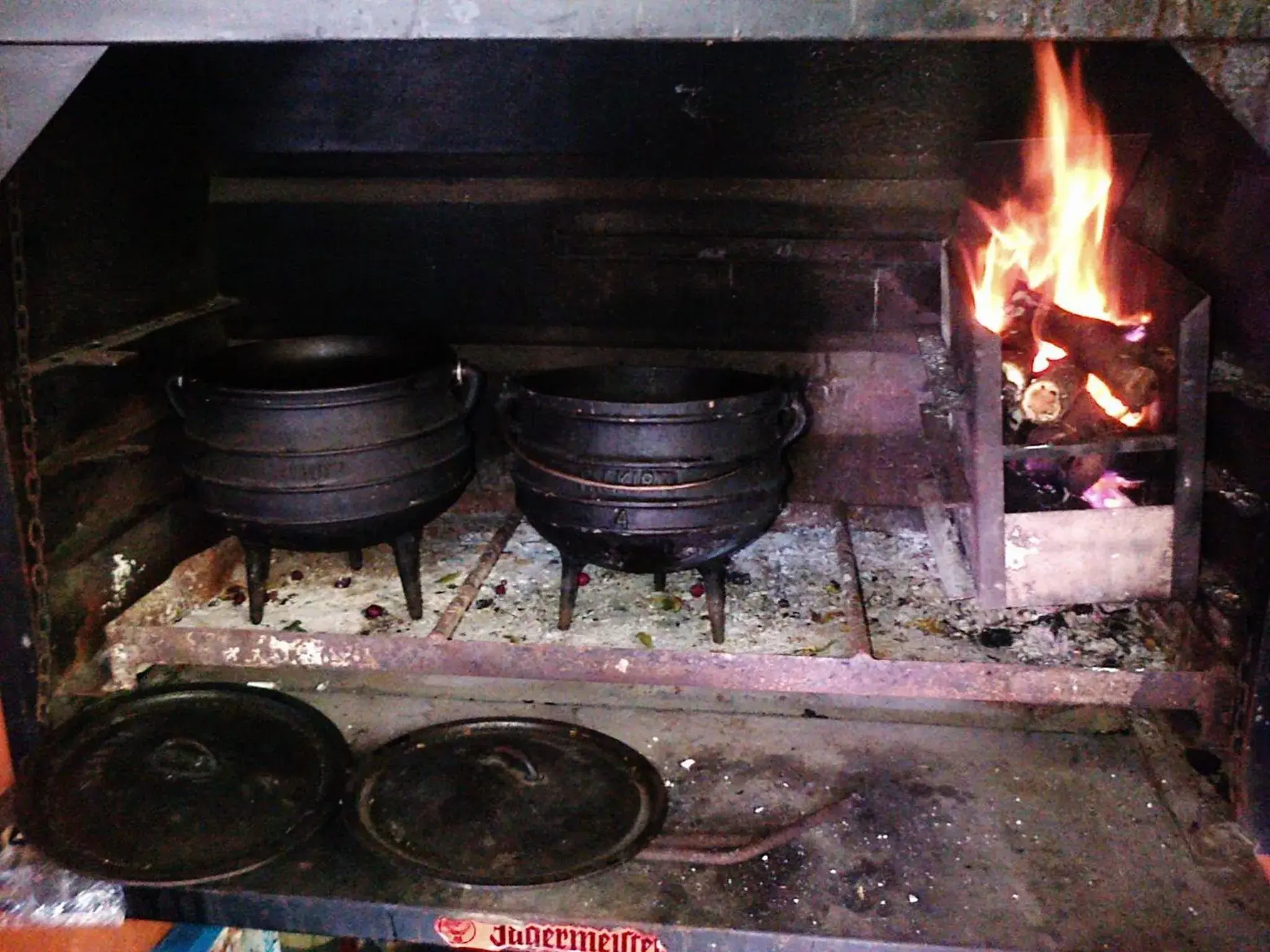 Restaurant/places to eat in Saltycrax Backpackers and Surf Hostel Restaurant/places to eat in Saltycrax Backpackers and Surf Hostel