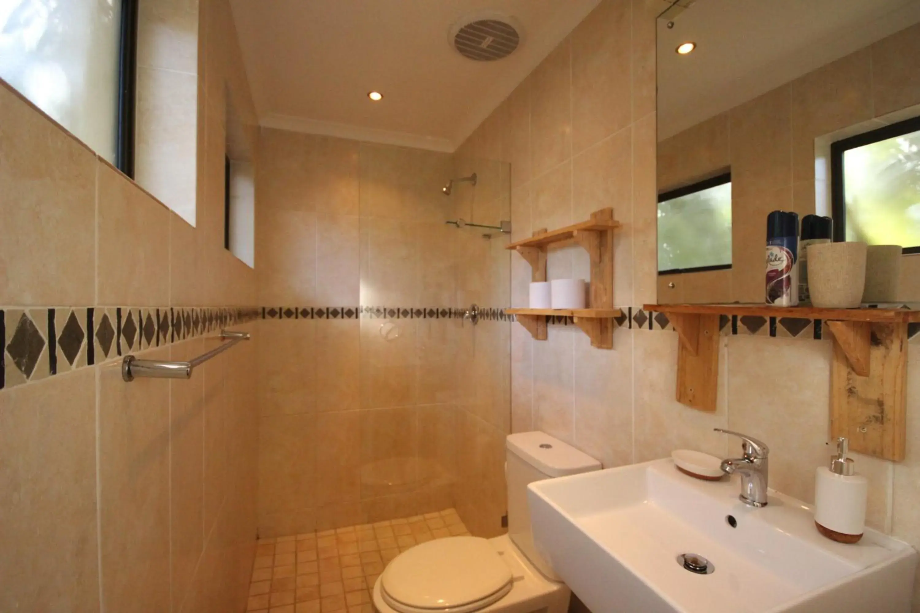 Luxury Double Room - single occupancy in Saltycrax Backpackers and Surf Hostel Luxury Double Room - single occupancy in Saltycrax Backpackers and Surf Hostel