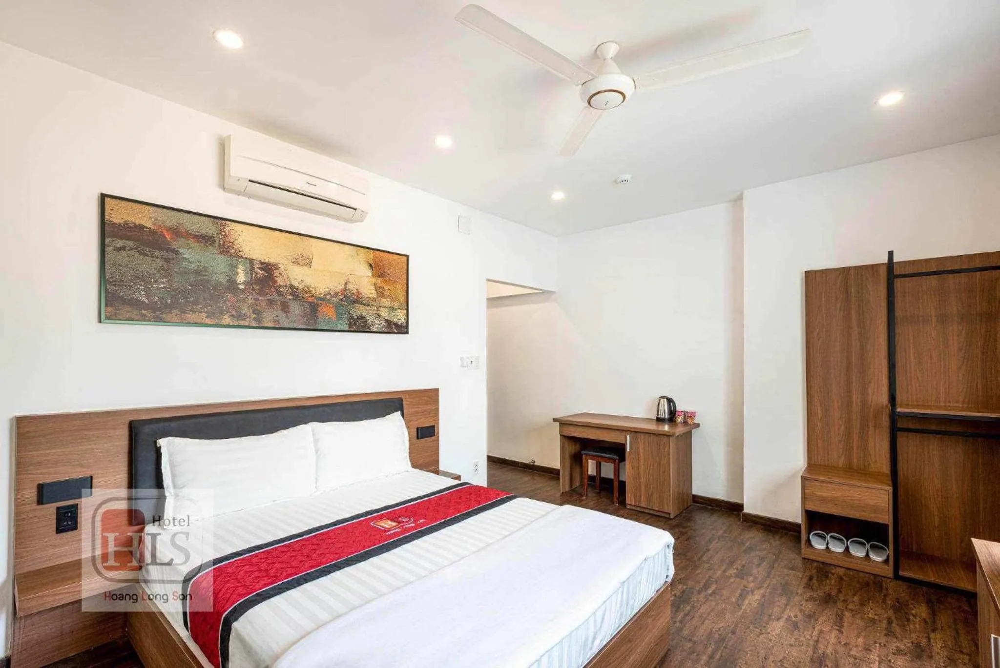 Bed in Hoang Long Son 2