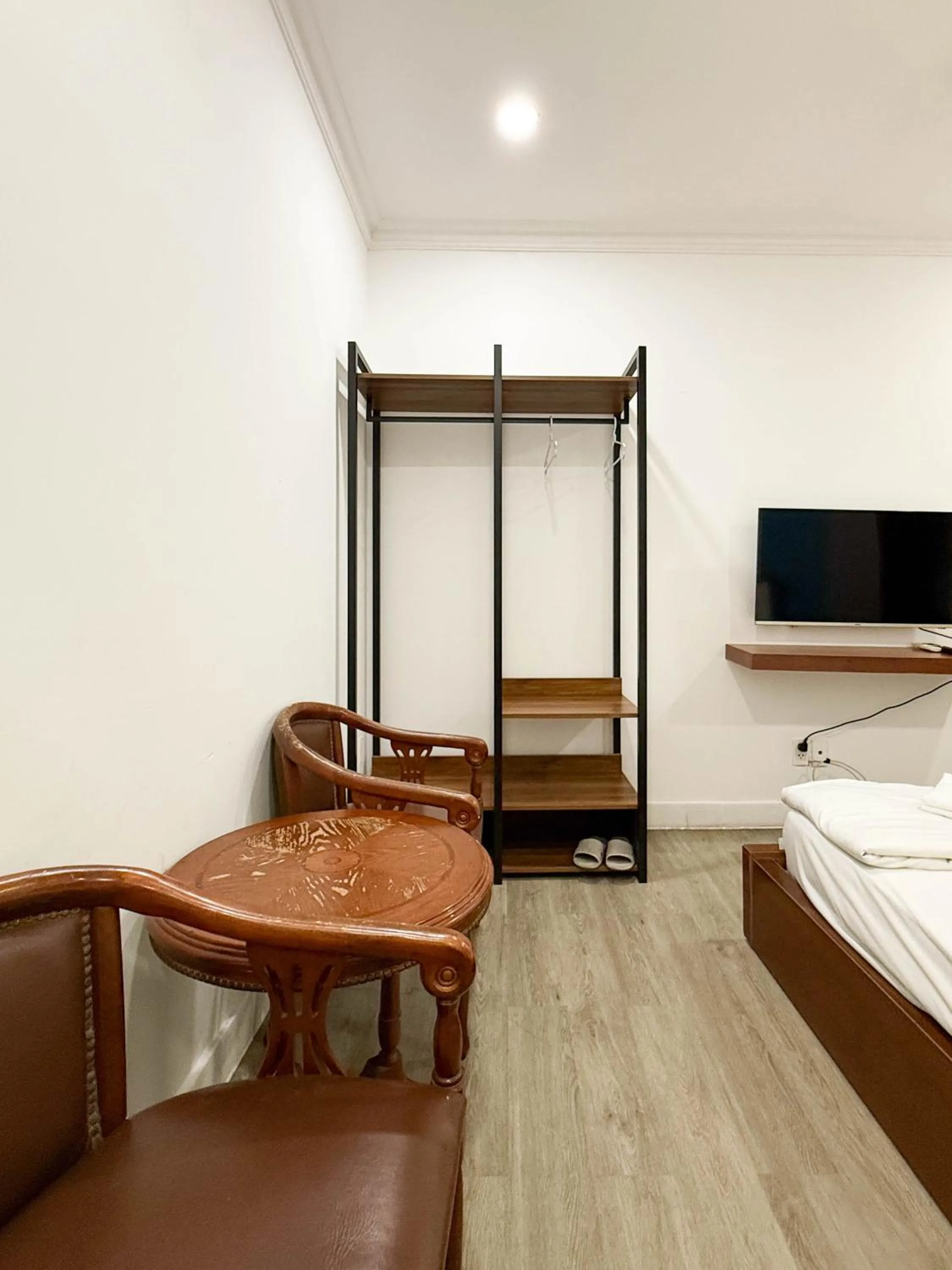 TV and multimedia, Bed in Hoang Long Son 2