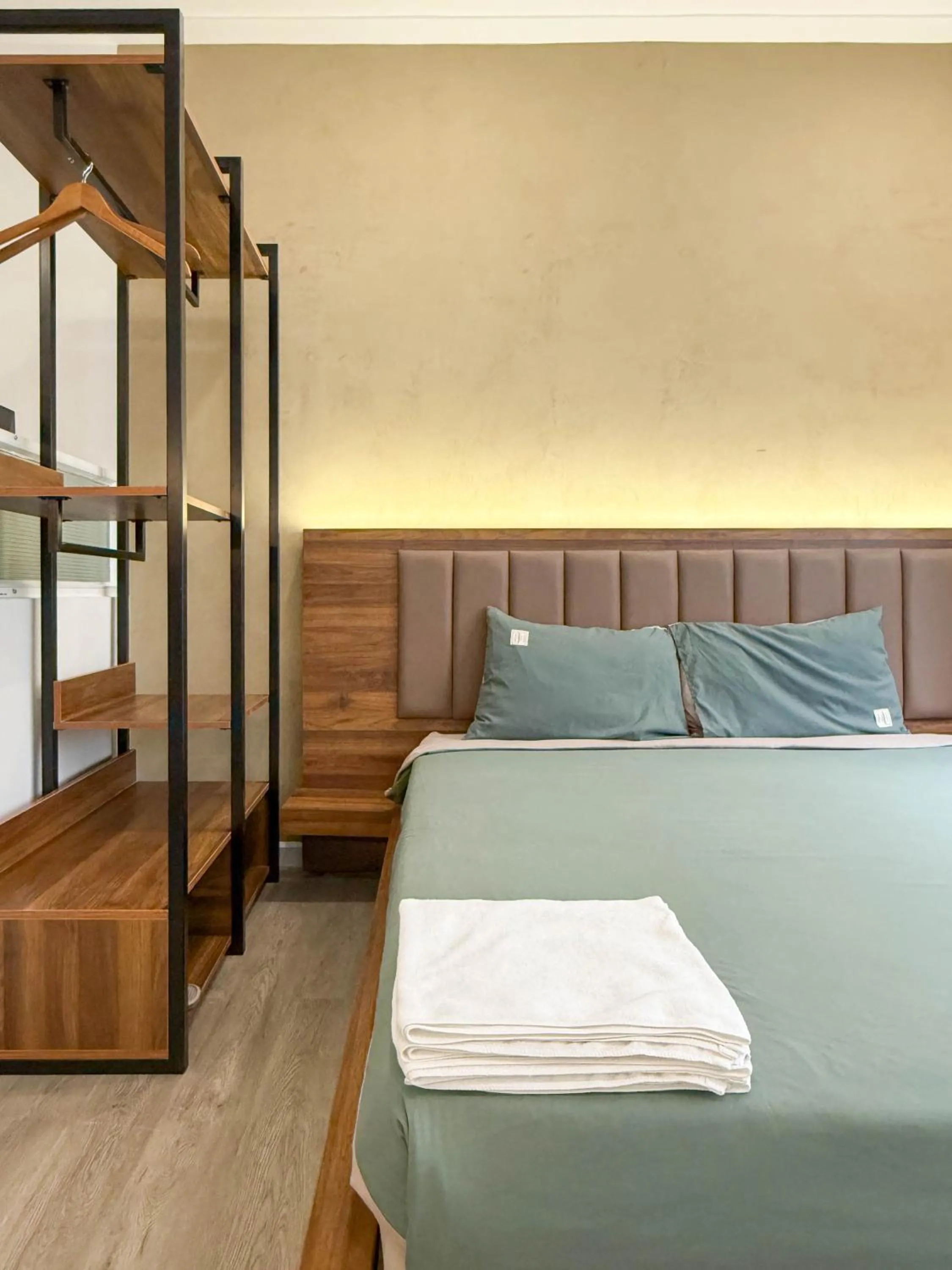 Bed in Hoang Long Son 2