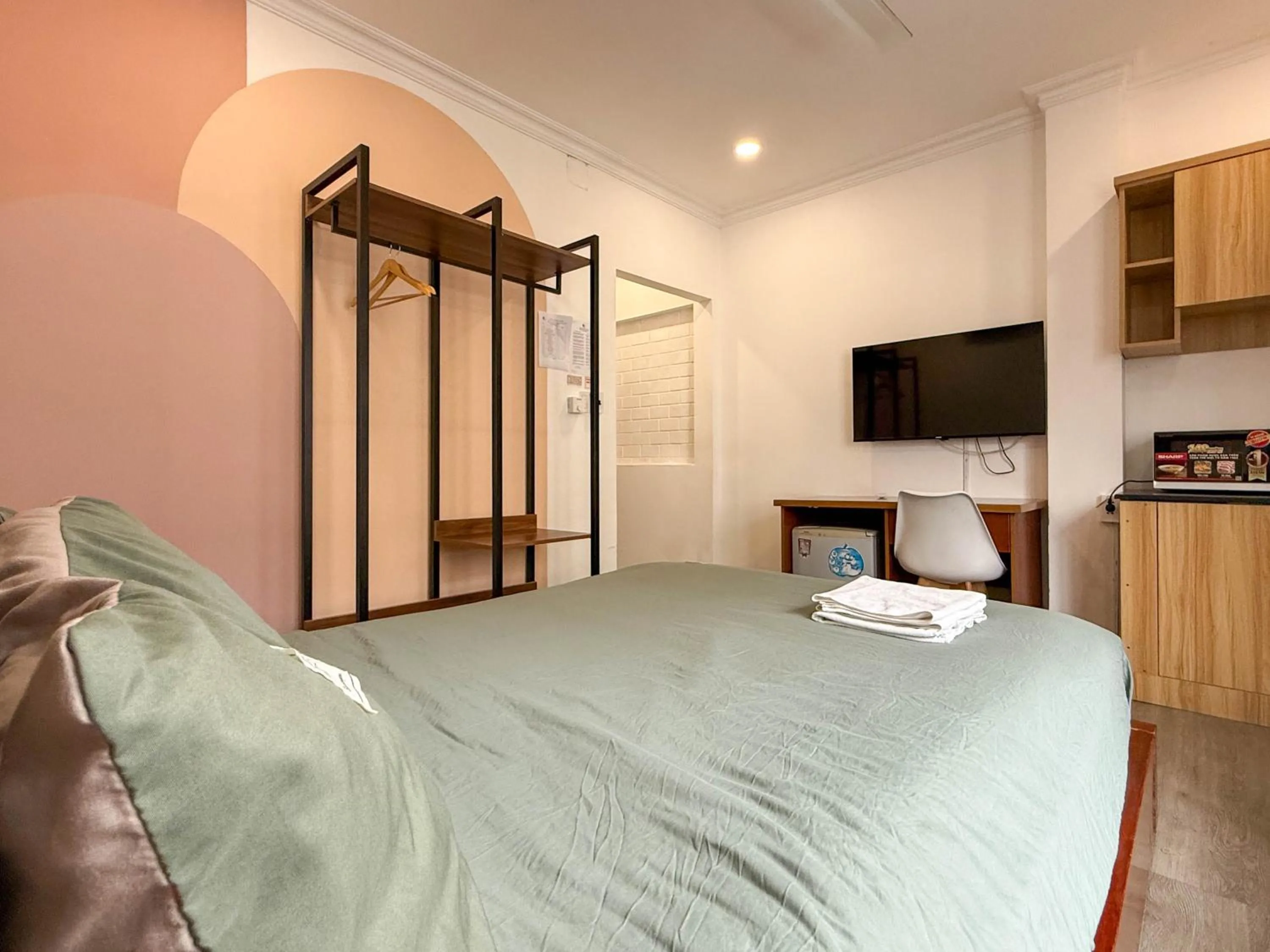 Bed in Hoang Long Son 2