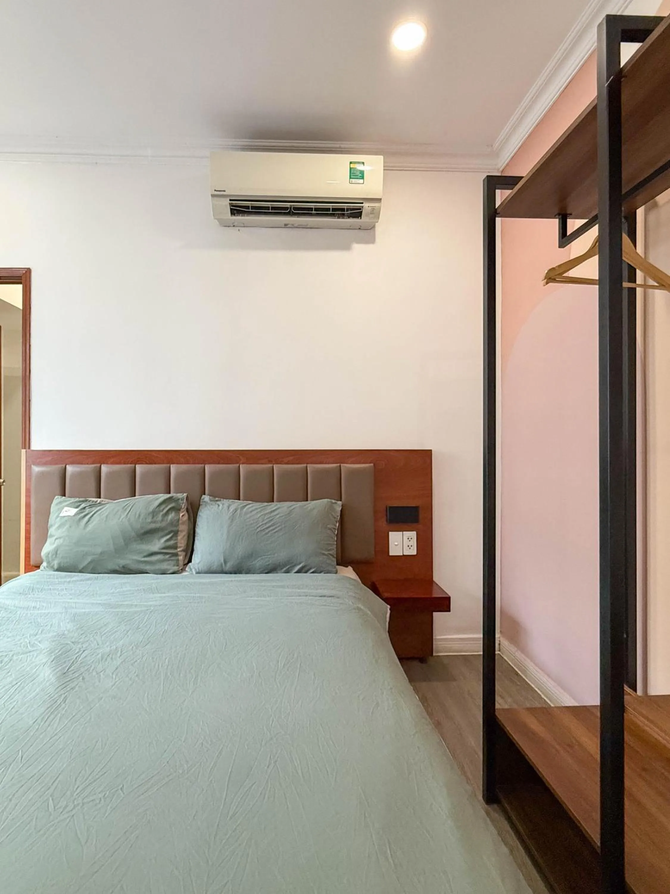 Bed in Hoang Long Son 2