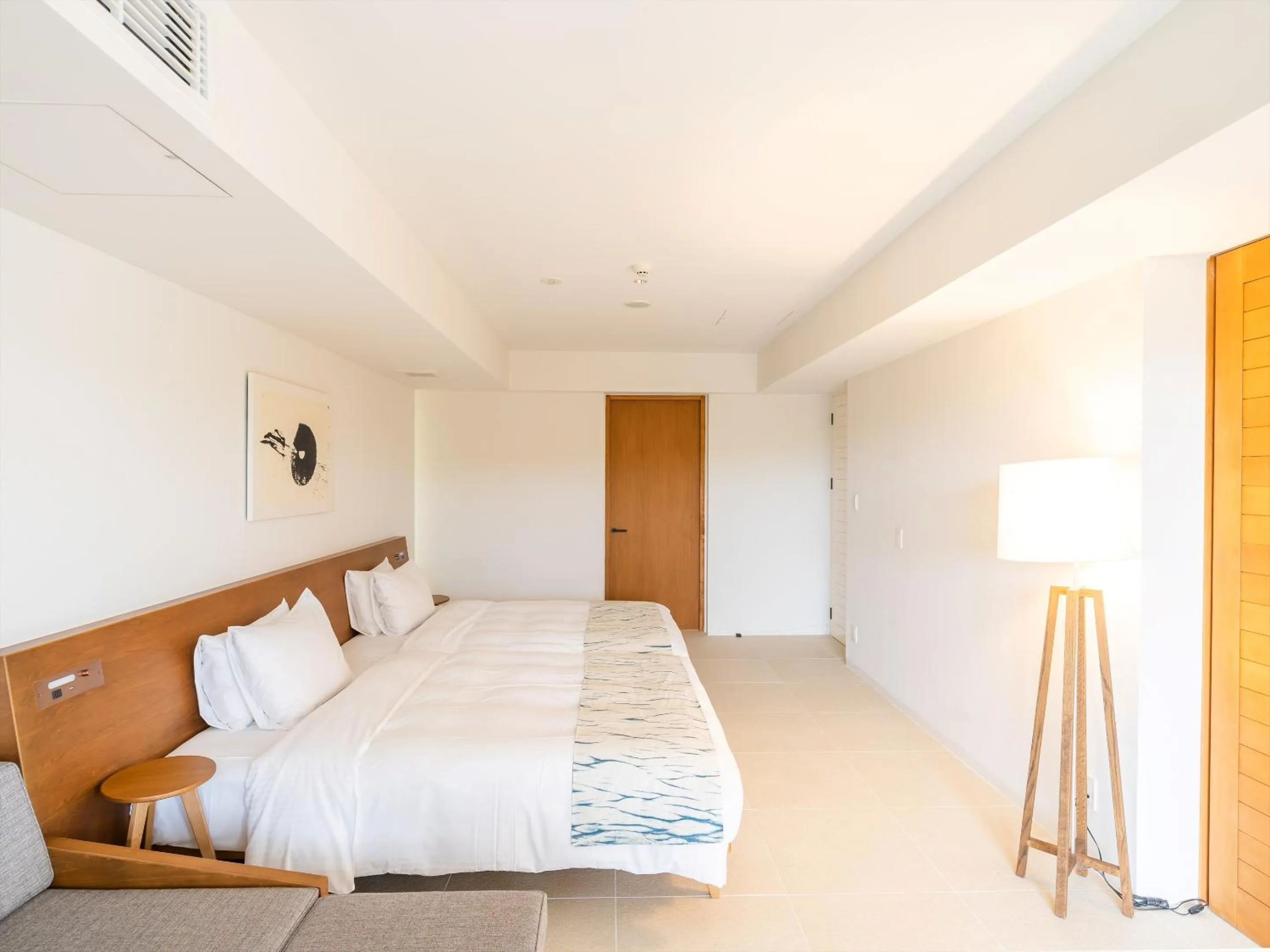 Photo of the whole room, Bed in The Rescape