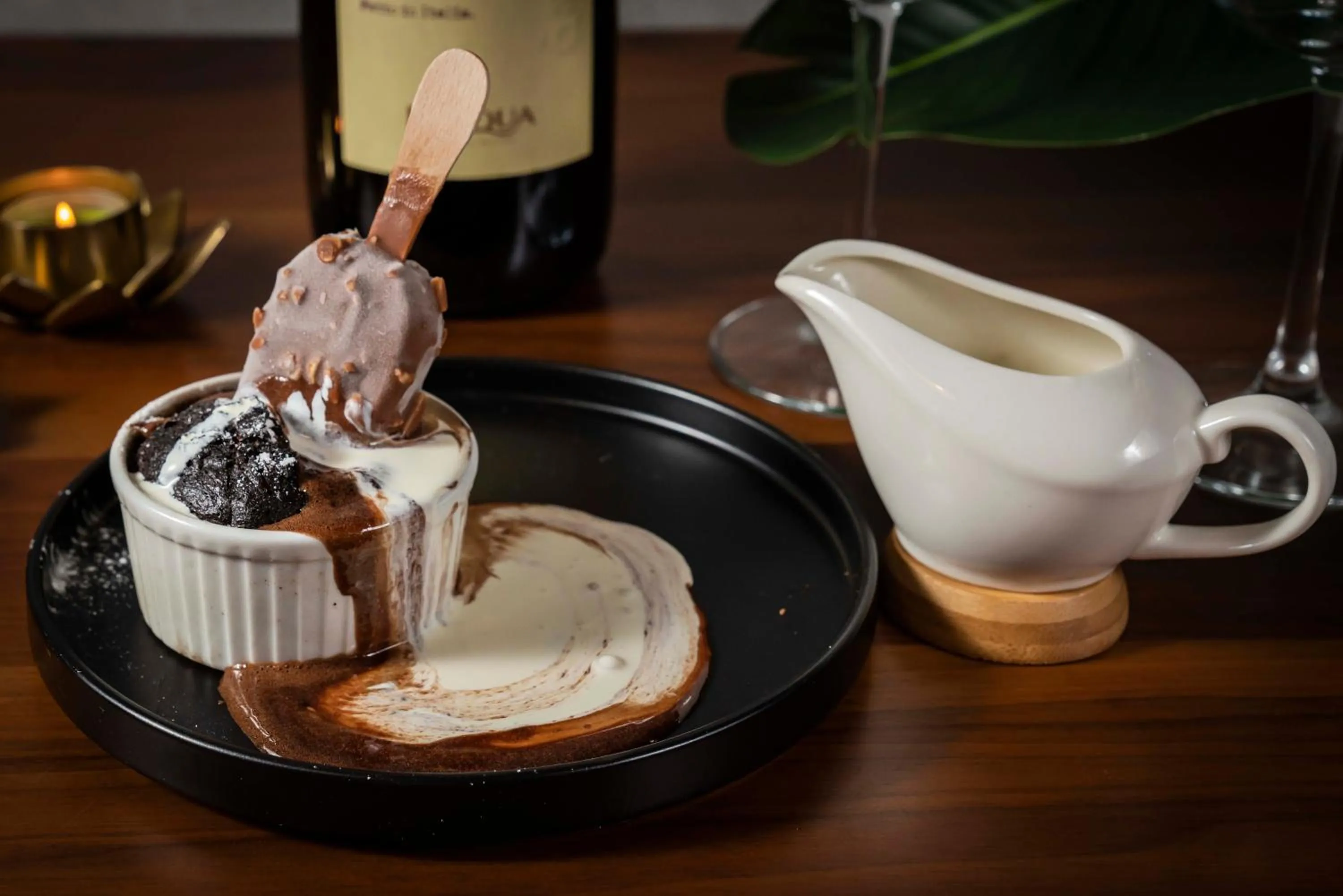 Restaurant/places to eat in Sky Roof Hotel