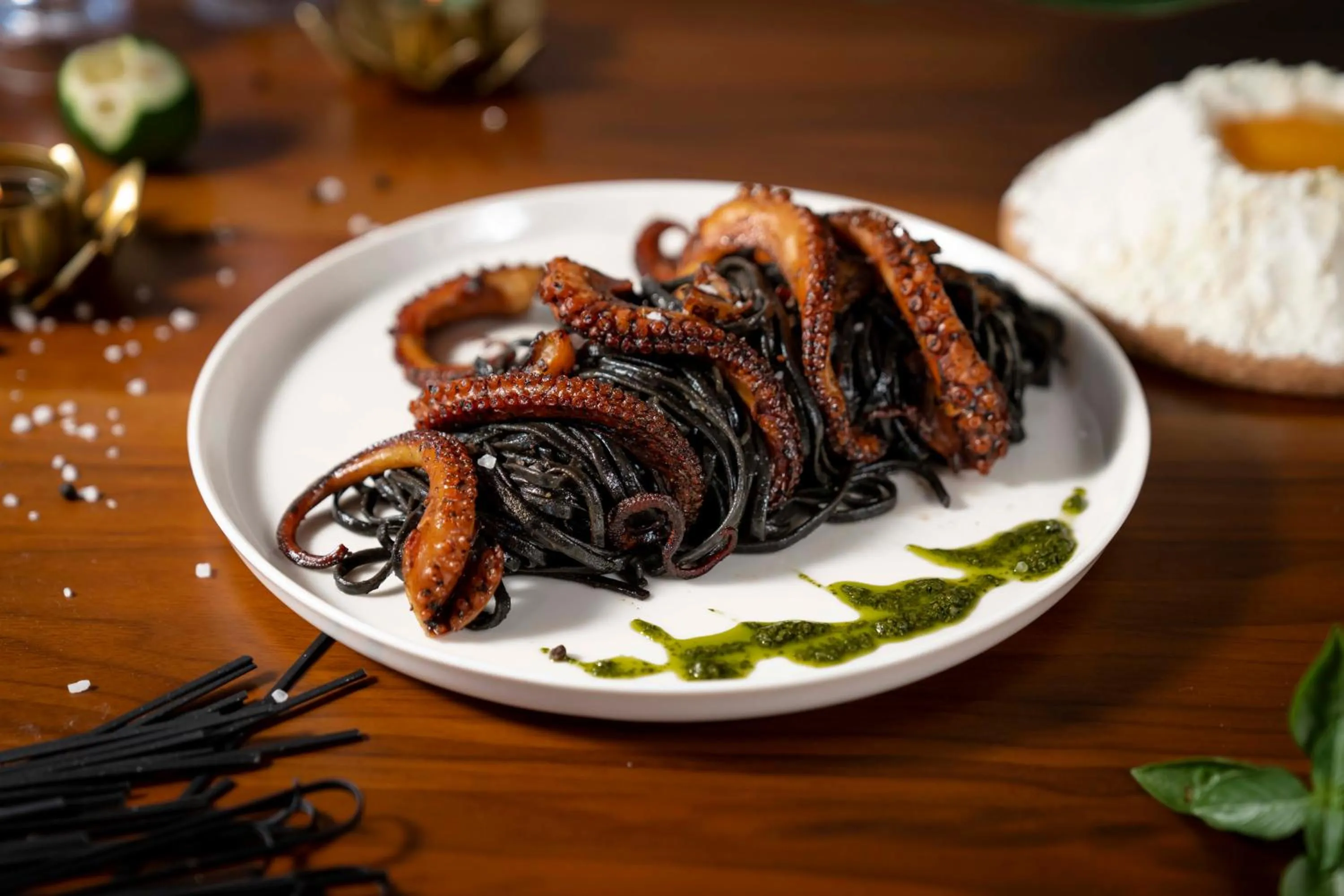 Restaurant/places to eat in Sky Roof Hotel