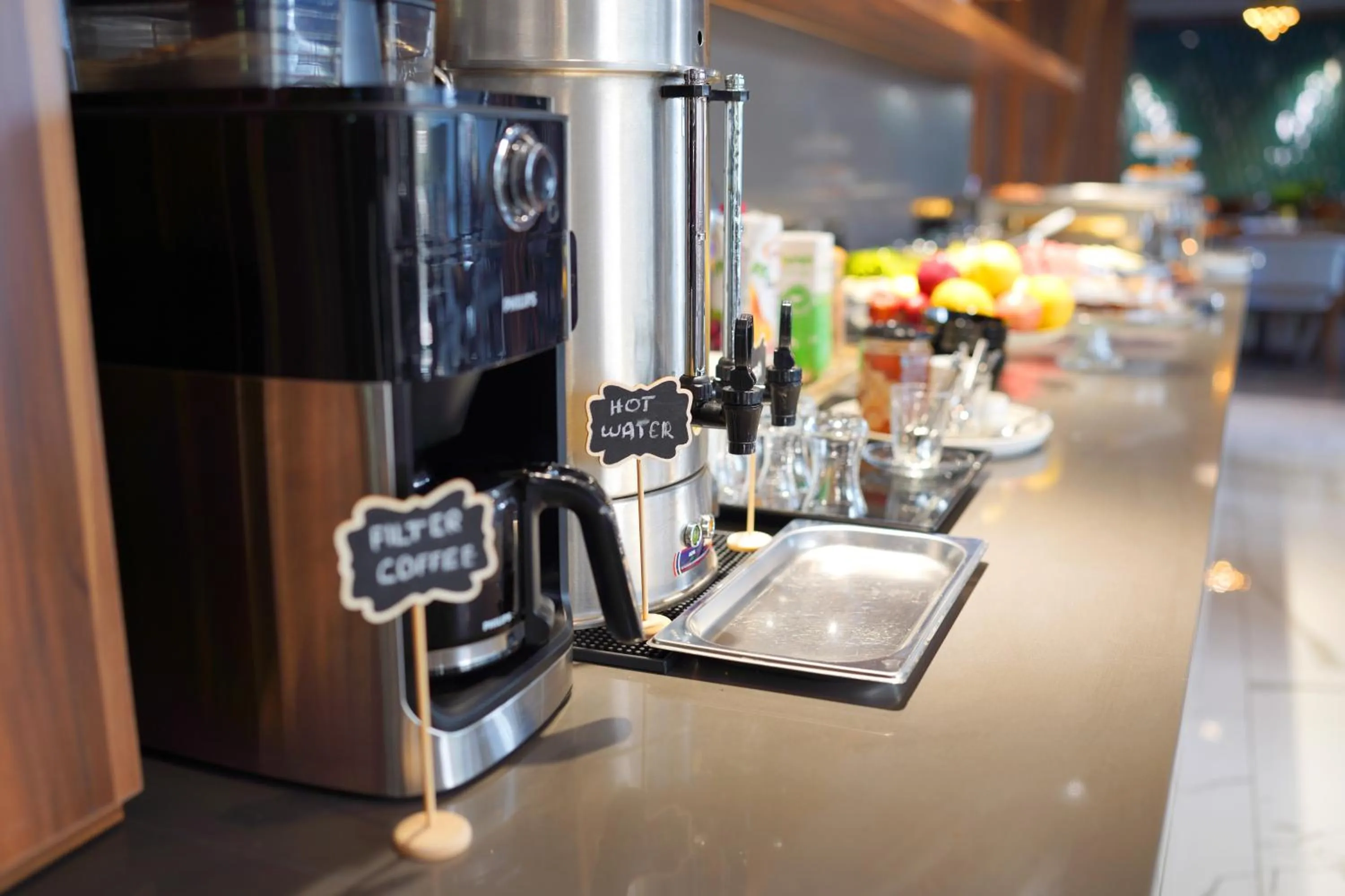 Coffee/tea facilities in Sky Roof Hotel
