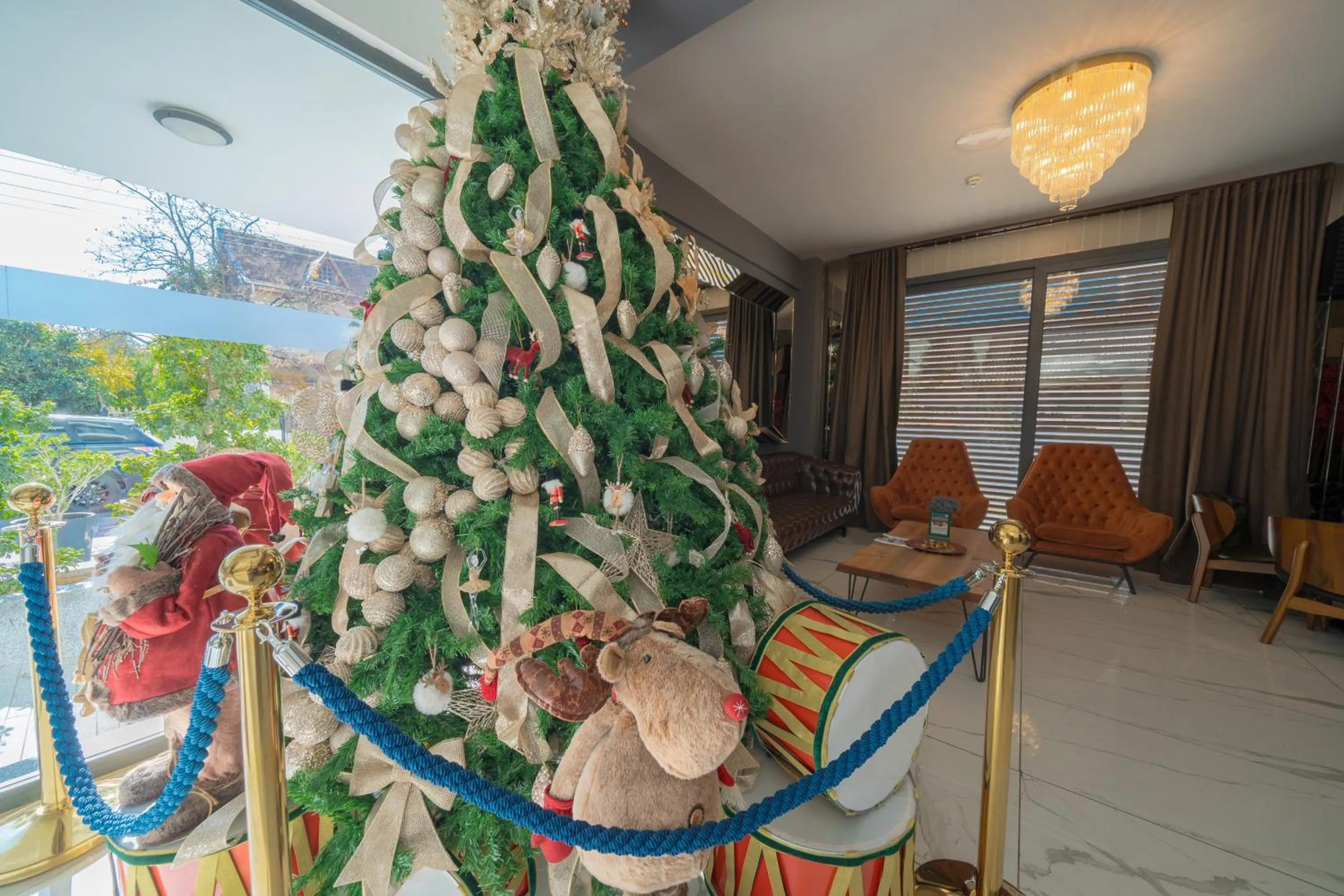 Lobby or reception in Sky Roof Hotel